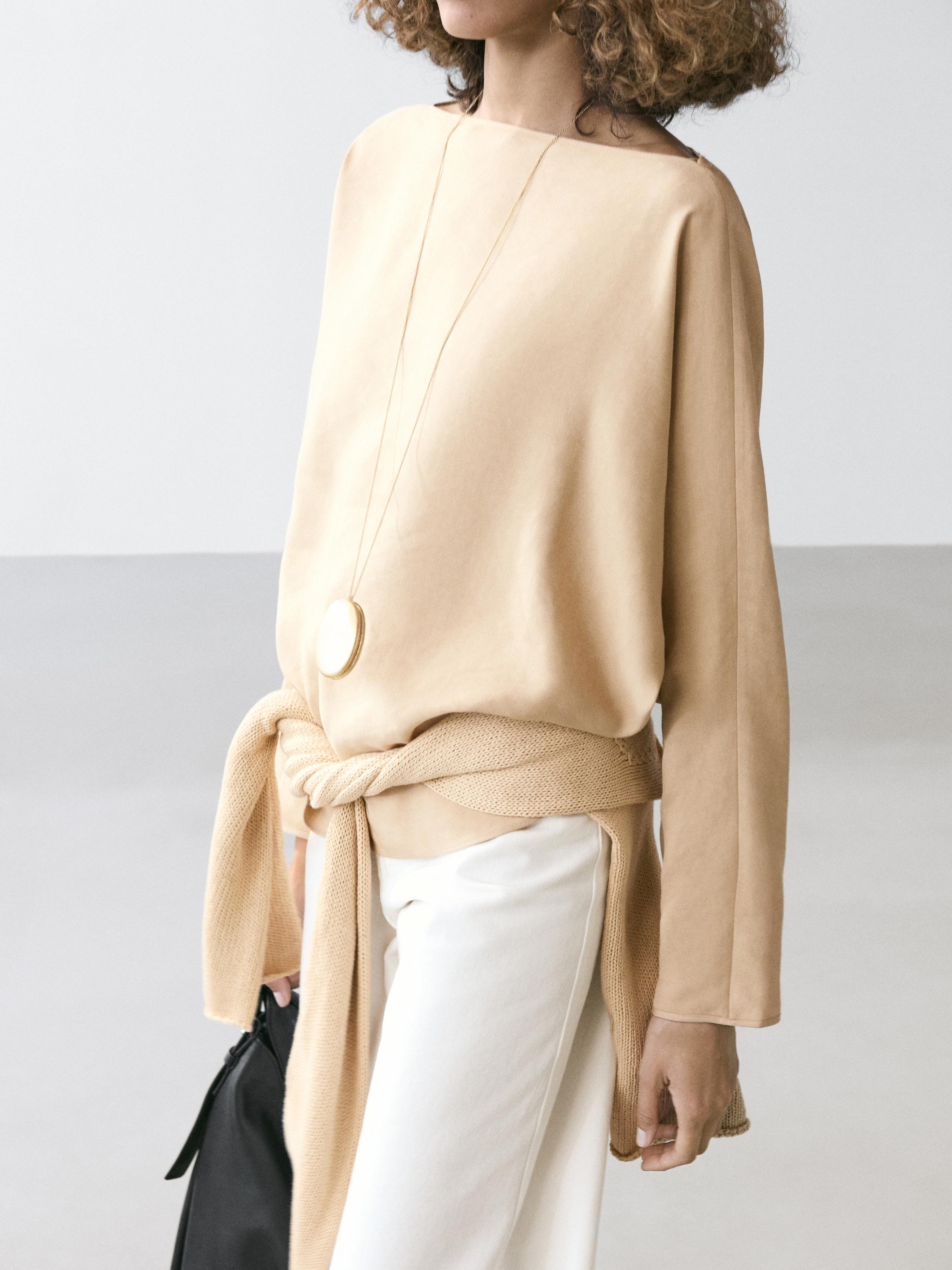 Flowing boat neck shirt — BEIGE