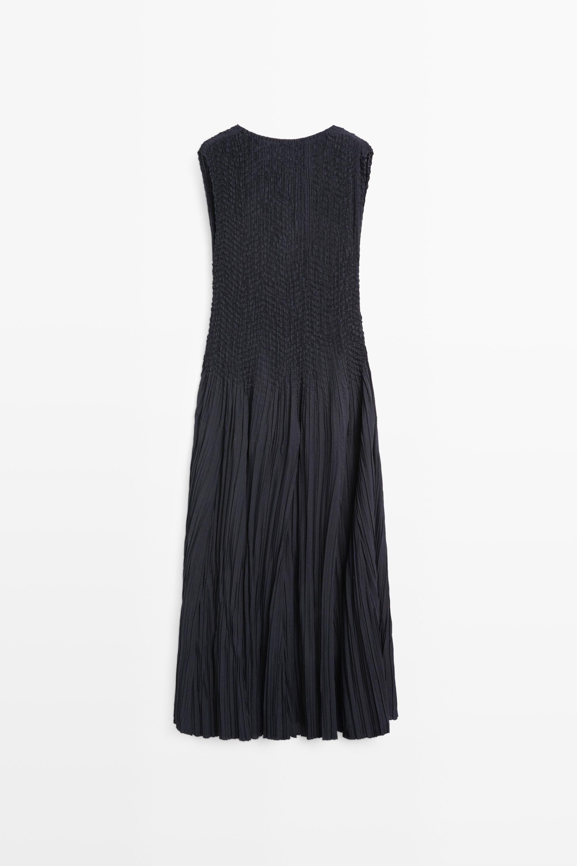 Long flowing dress with gathered detail — DARK NAVY