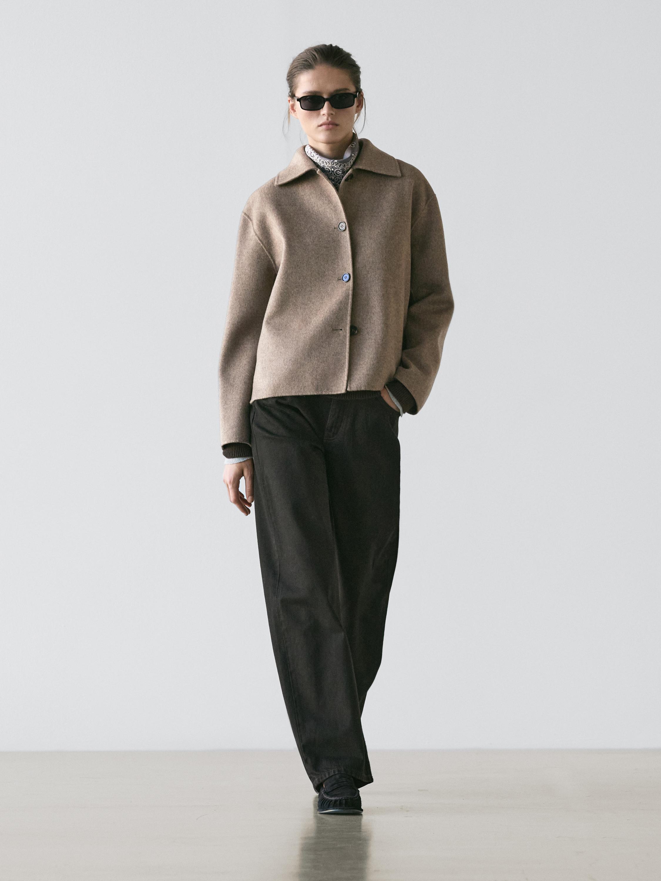 Manteau court laine avec boutons