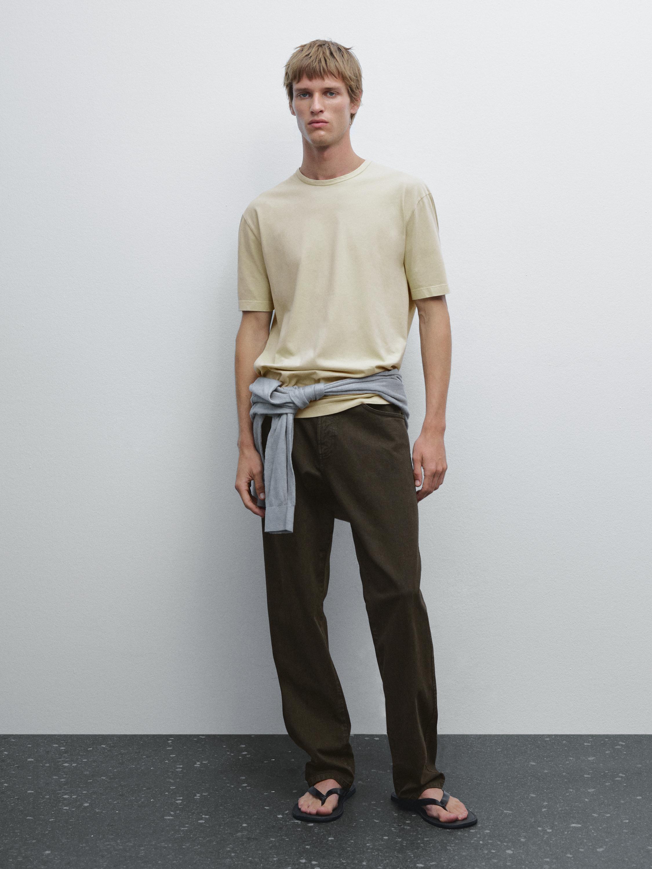 Short sleeve t-shirt with worn effect