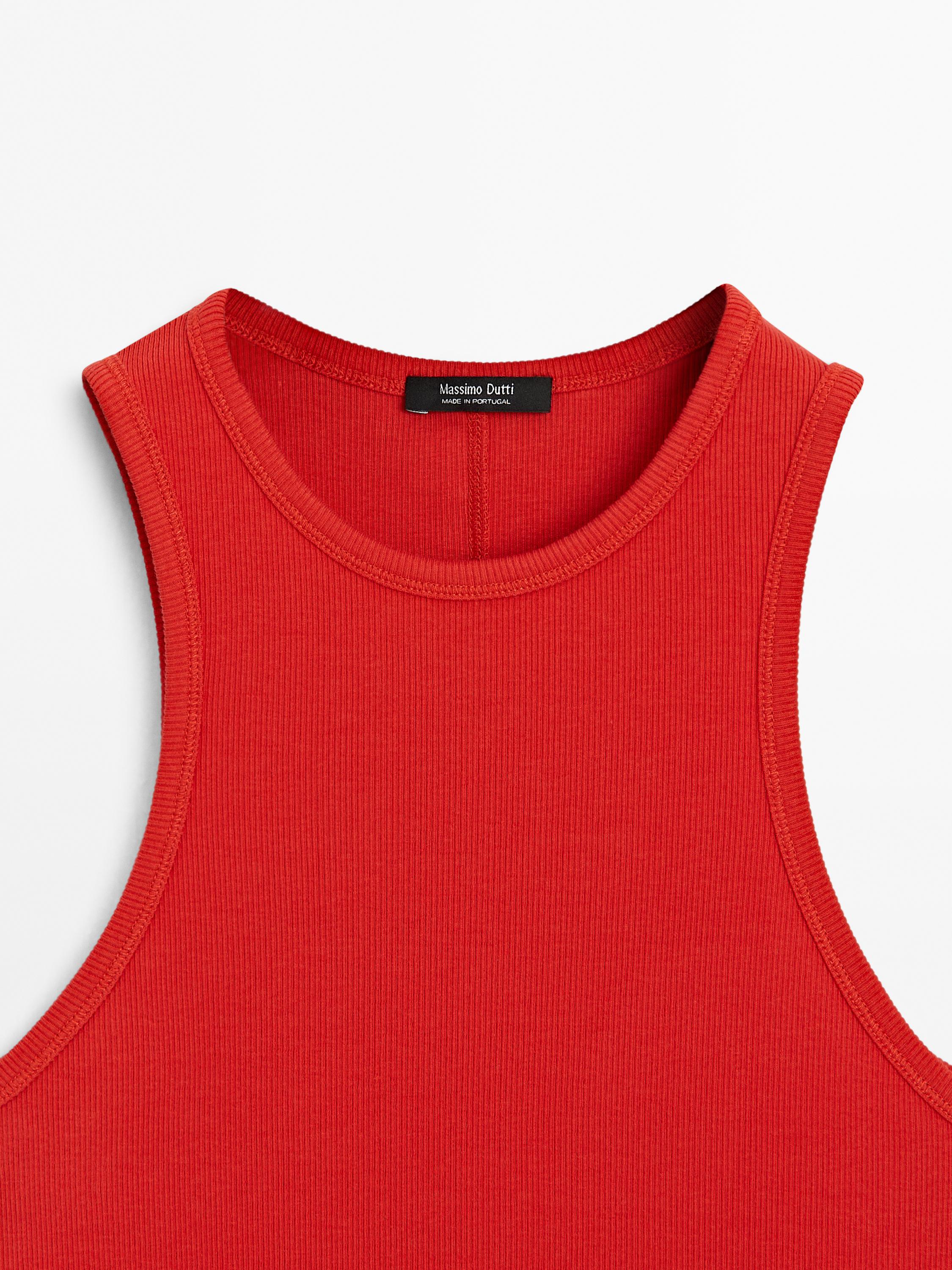 Ribbed halter top