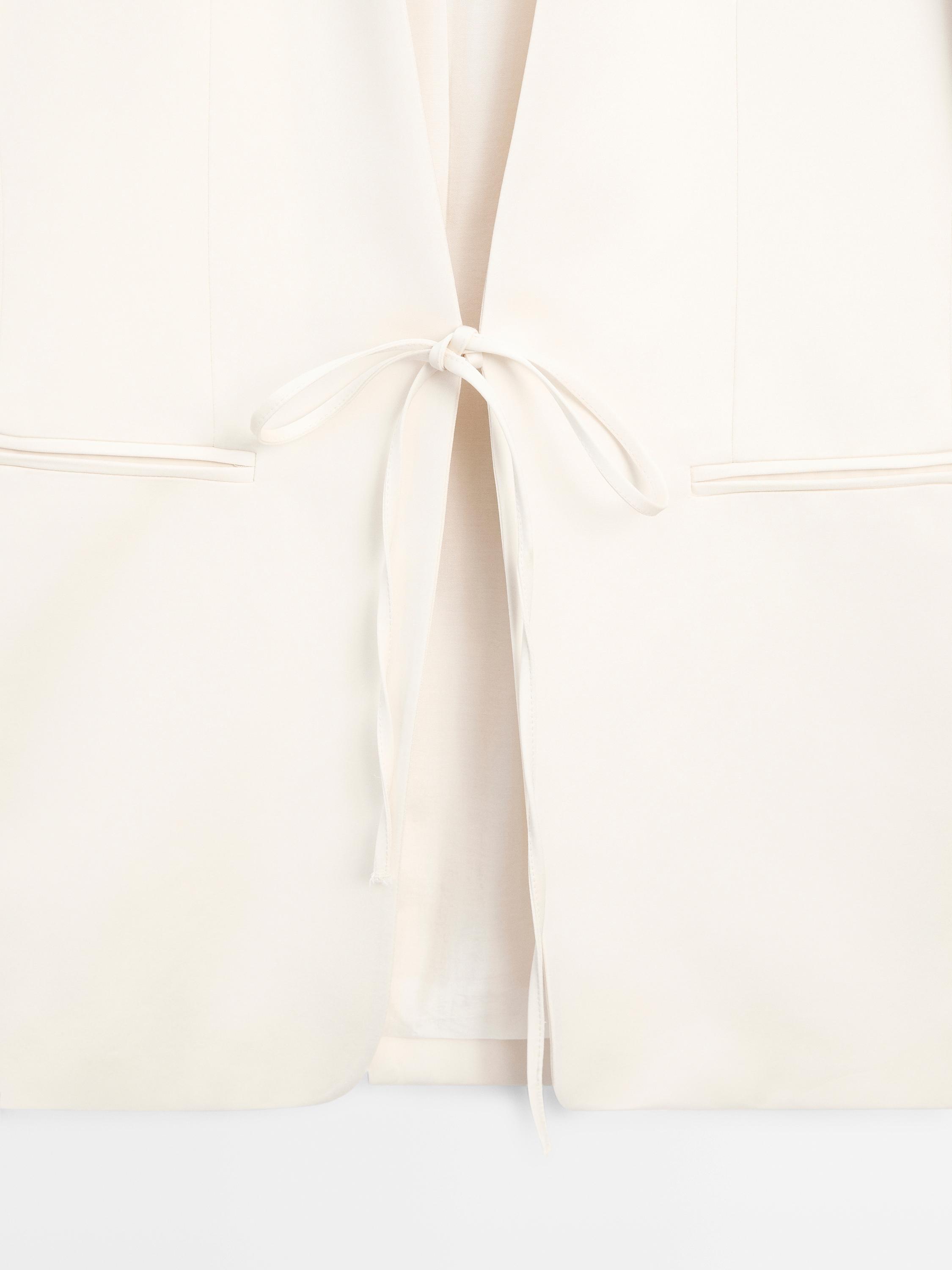 Crepe lace-up blazer