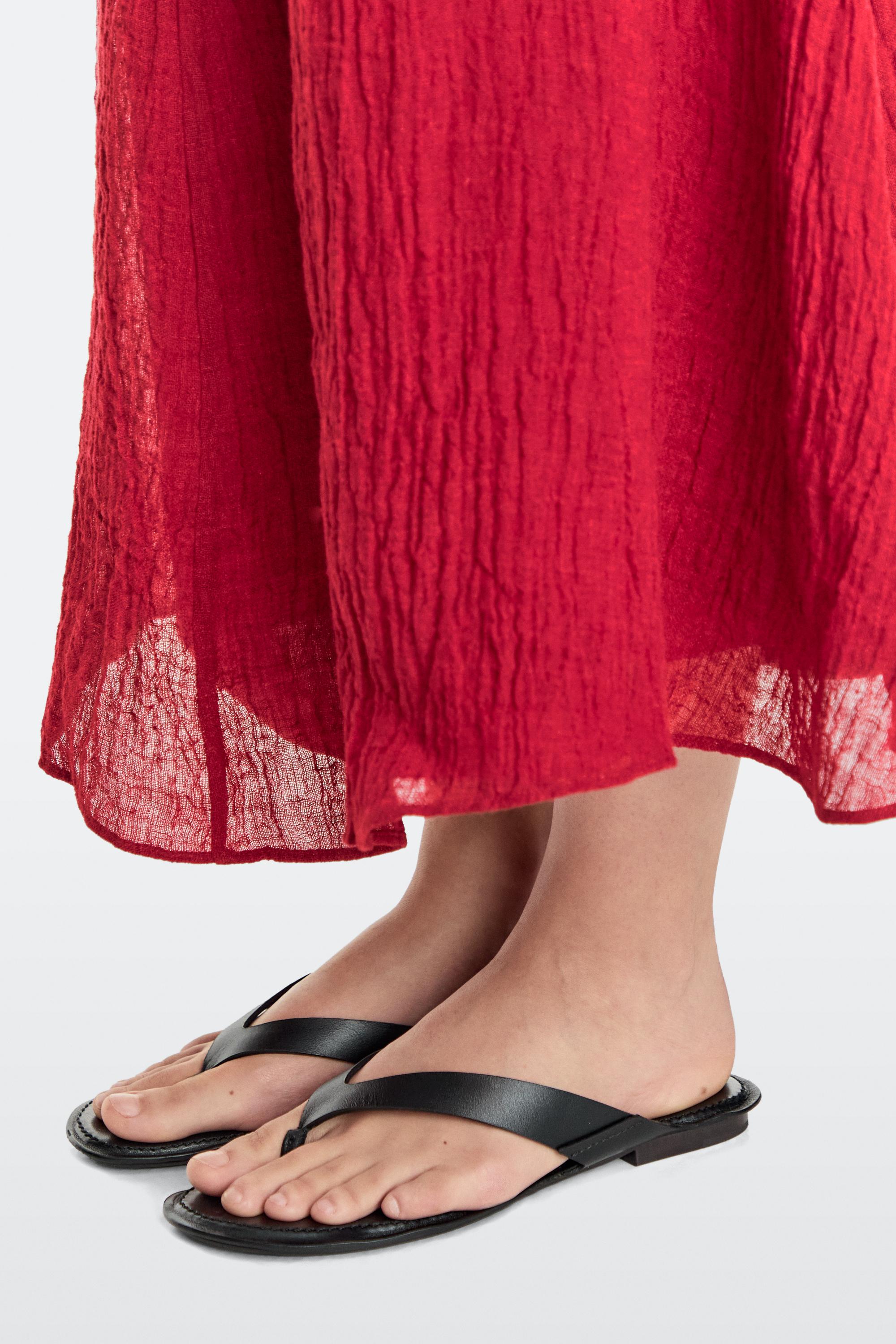 Flat leather sandals — BLACK