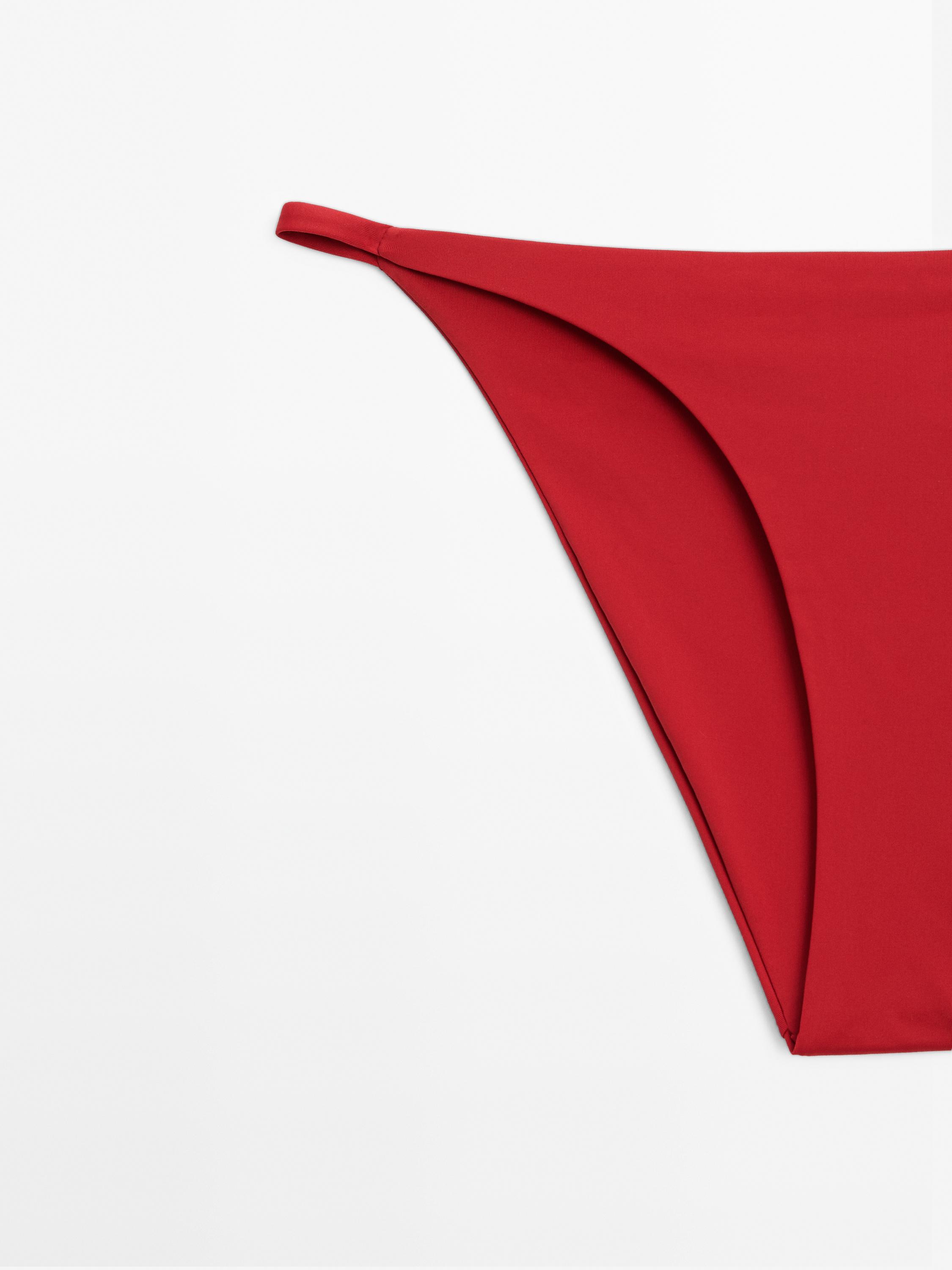 Bikini bottoms with thin straps