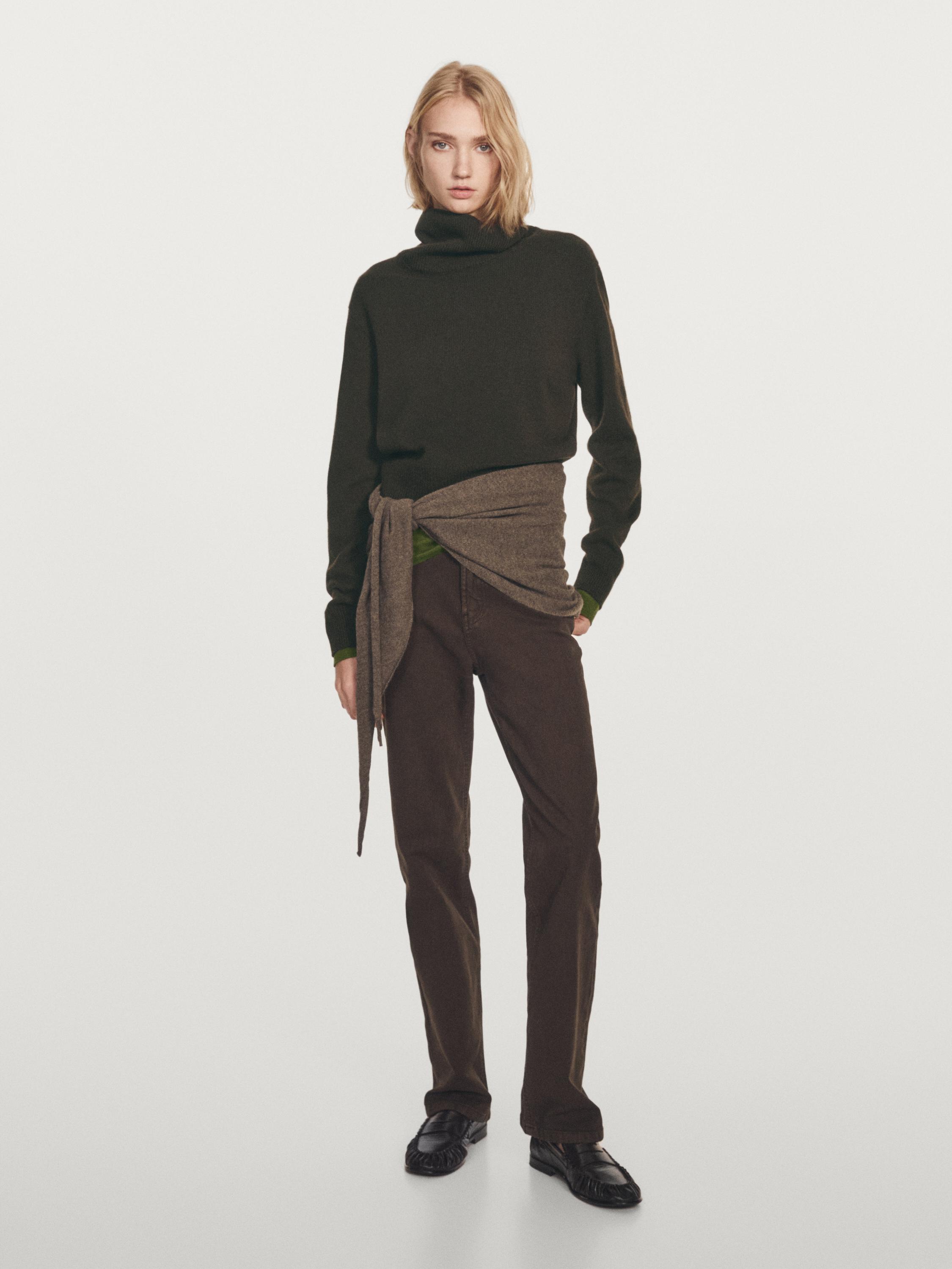 100% cashmere short knit sweater