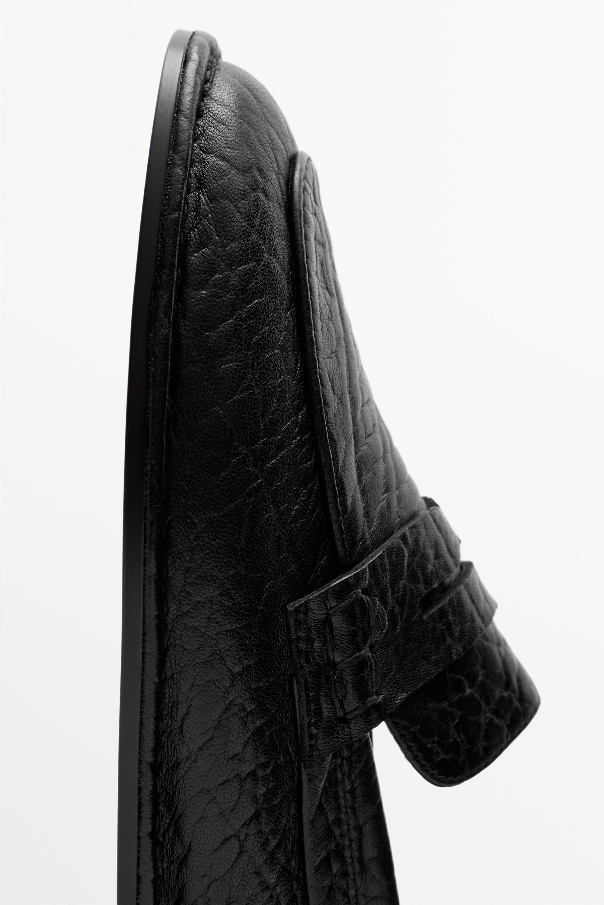 Soft leather loafer — BLACK