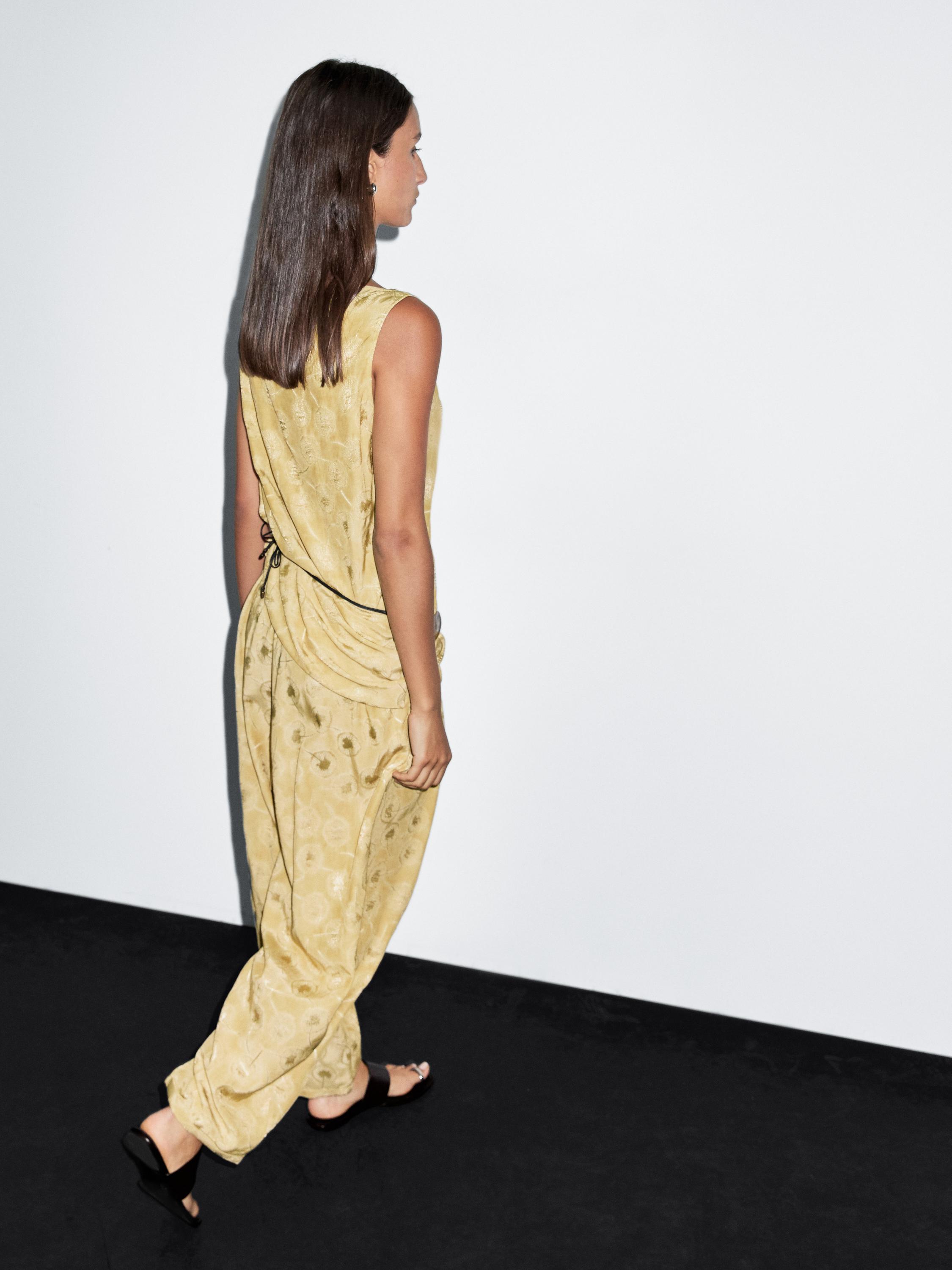 Jacquard print barrel fit trousers