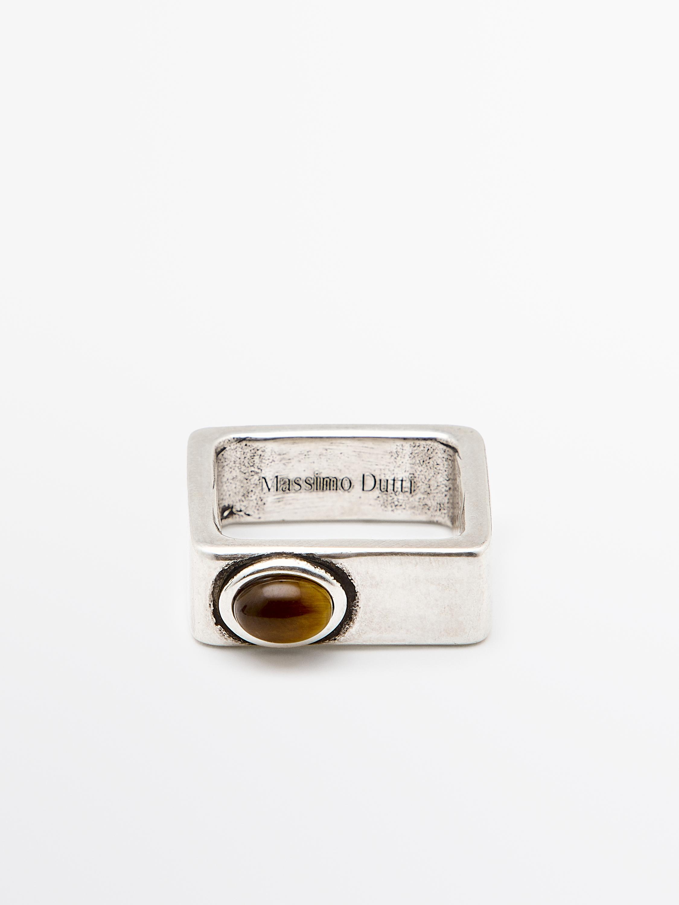 Geometric rings with stone