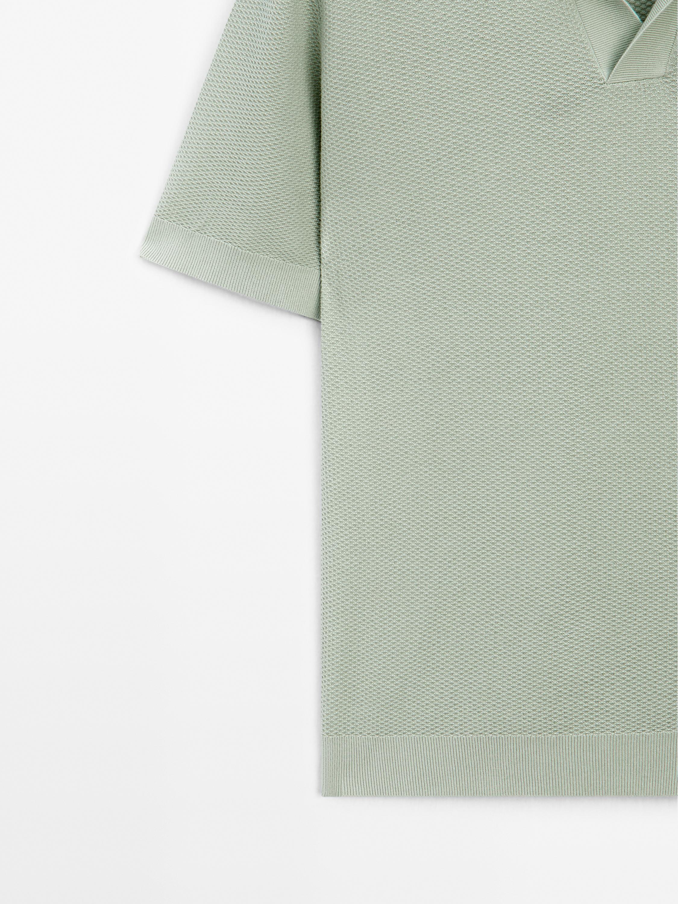 Textured knit short sleeve polo shirt