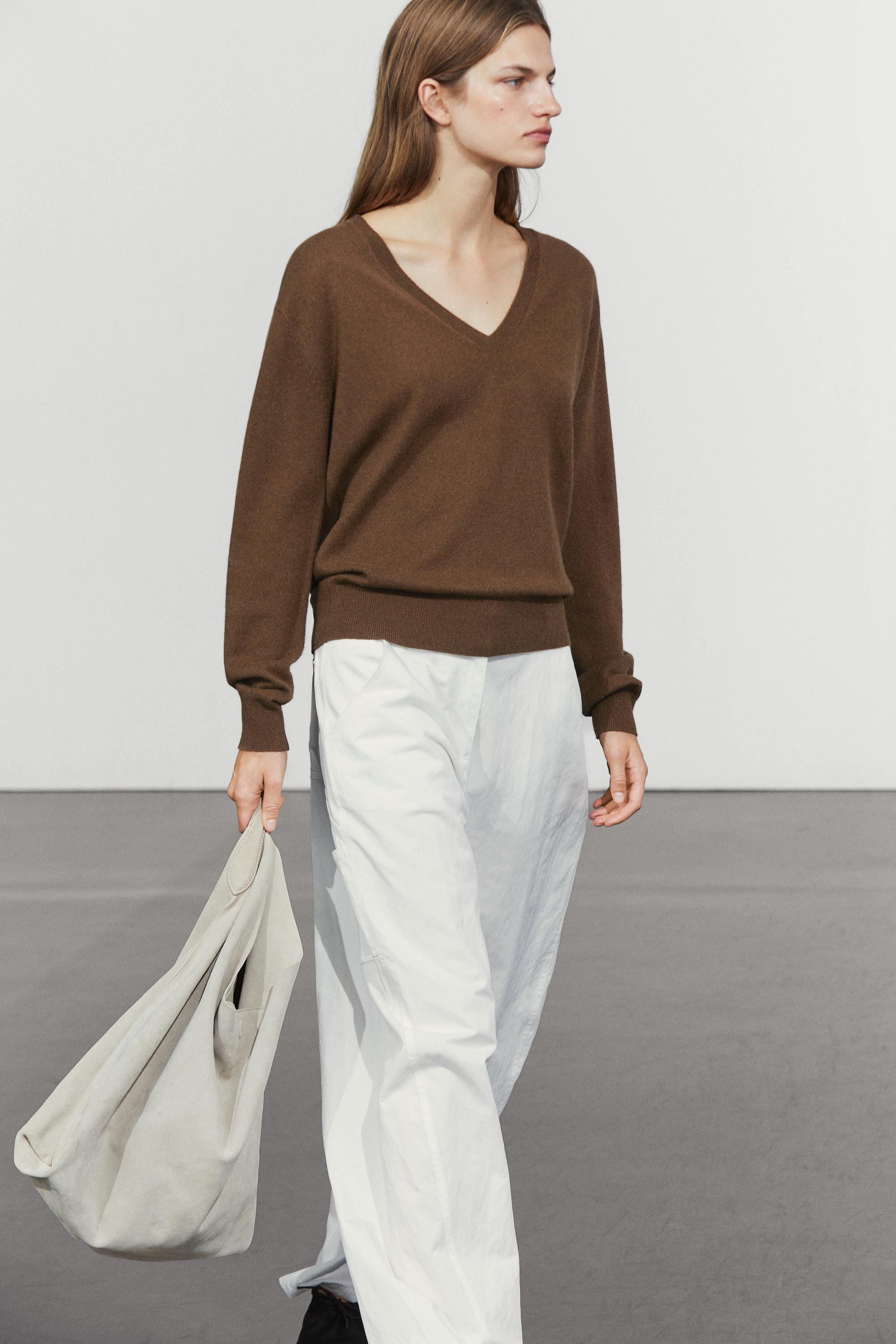Wool blend V-neck knit sweater — TOFFEE