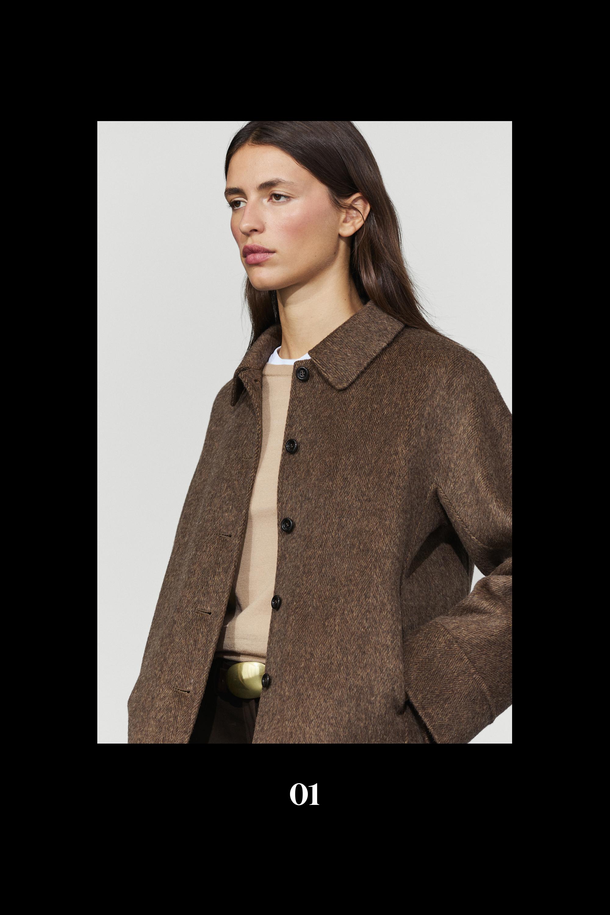 Short buttoned coat — BROWN