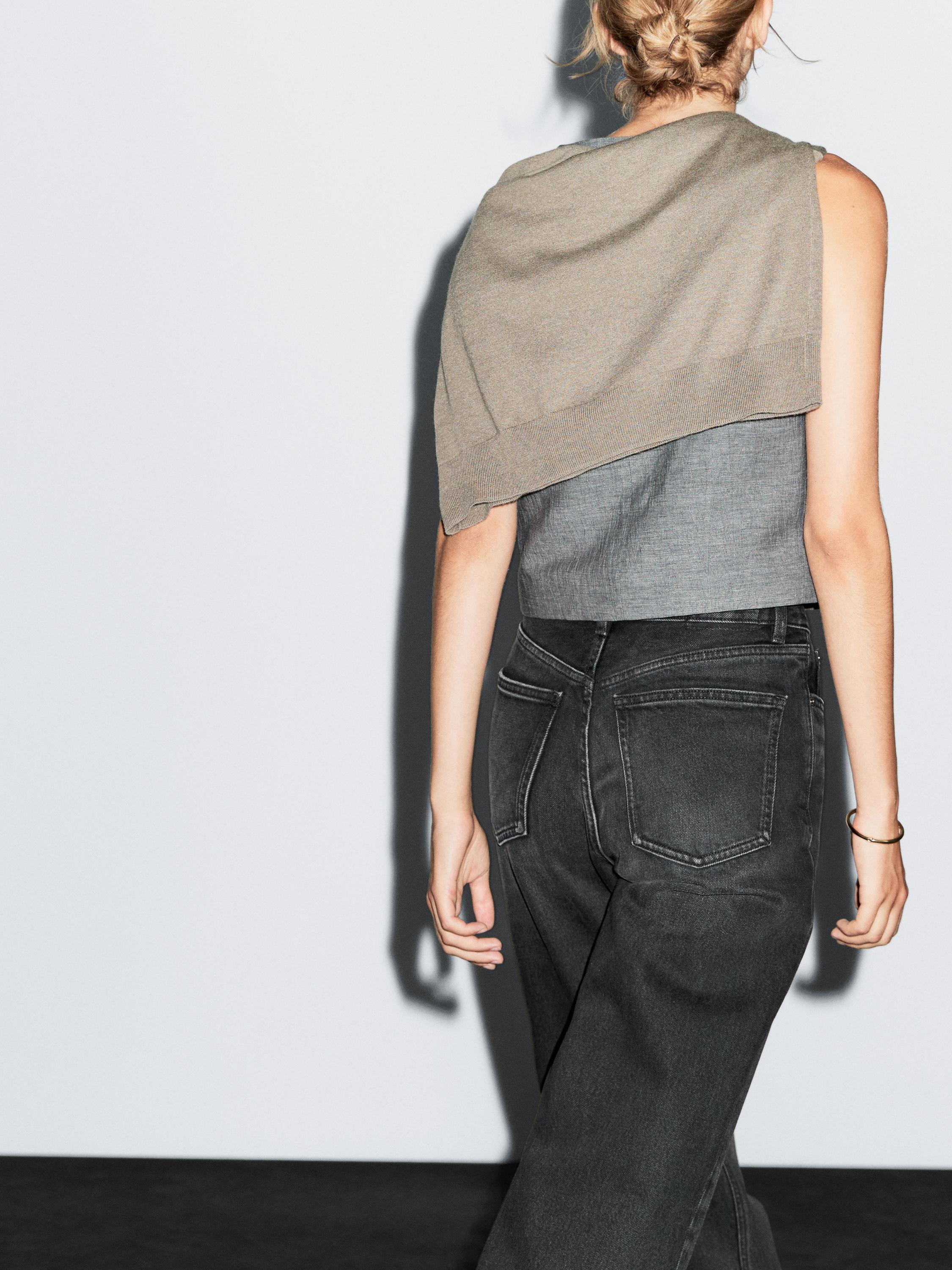 Straight-leg high-waist jeans