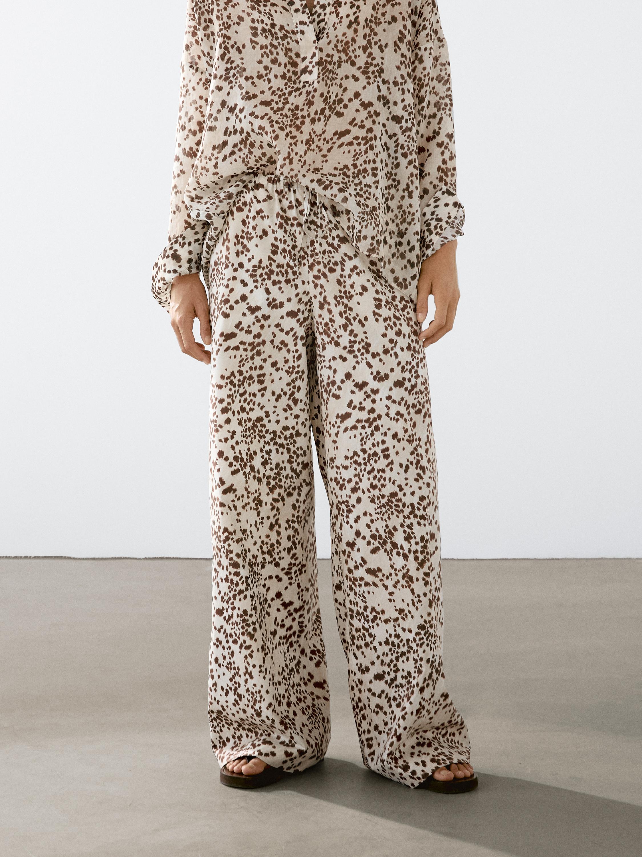 Hlače ravnog kroja sa životinjskim uzorkom