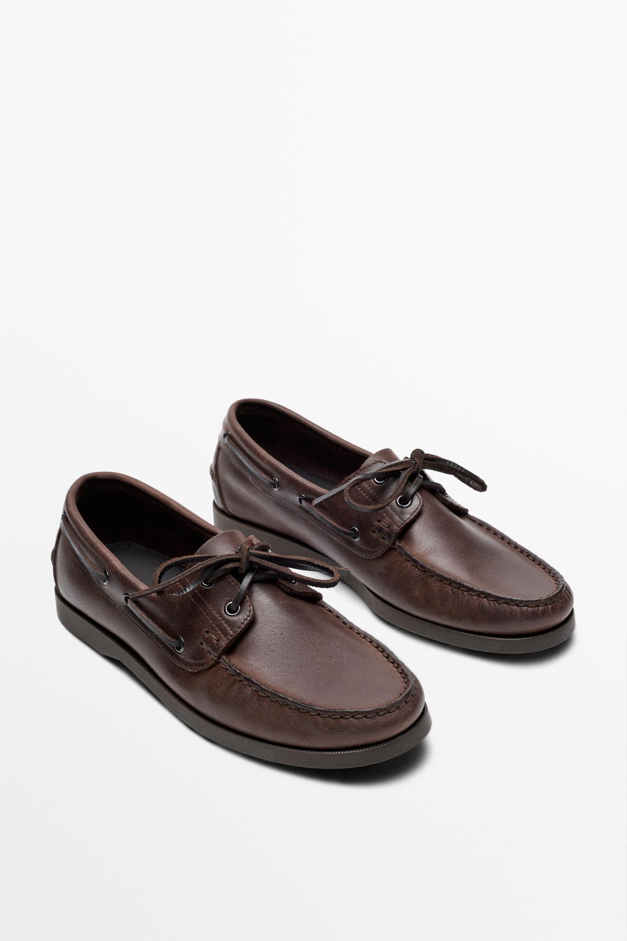 Oiled leather boat shoe — BROWN