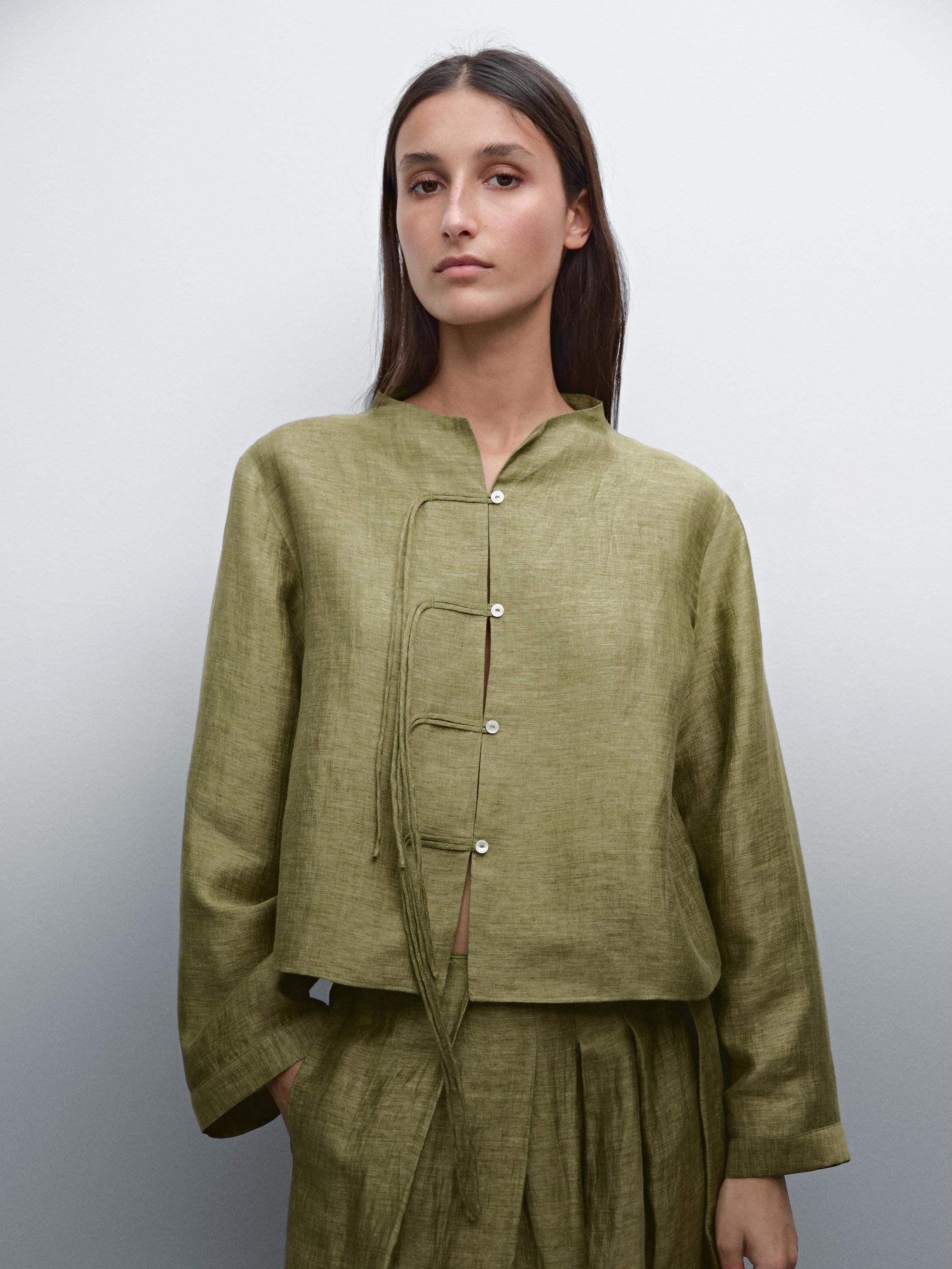 Flowing kimono shirt with button detail