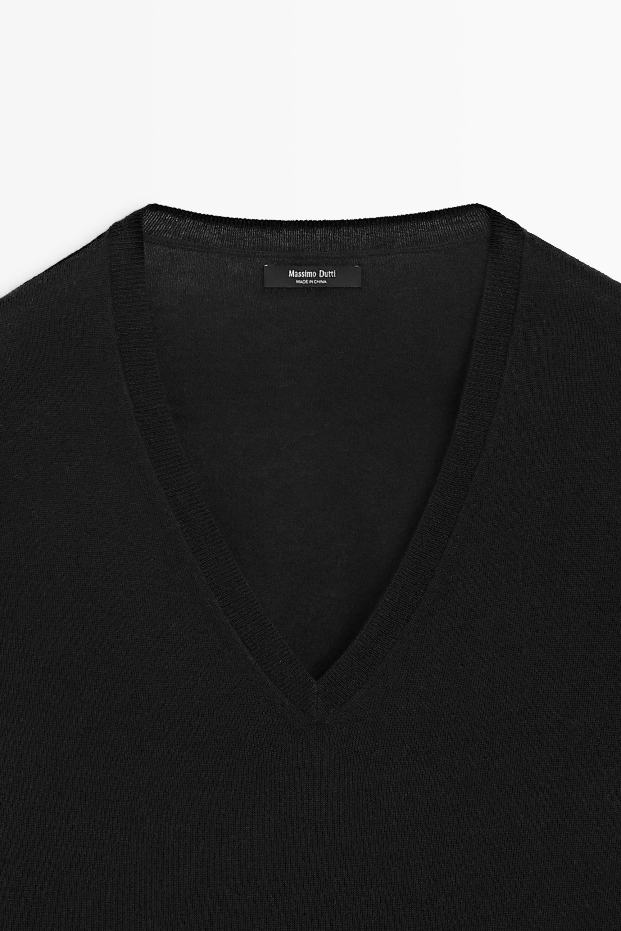 V-neck knit sweater — BLACK