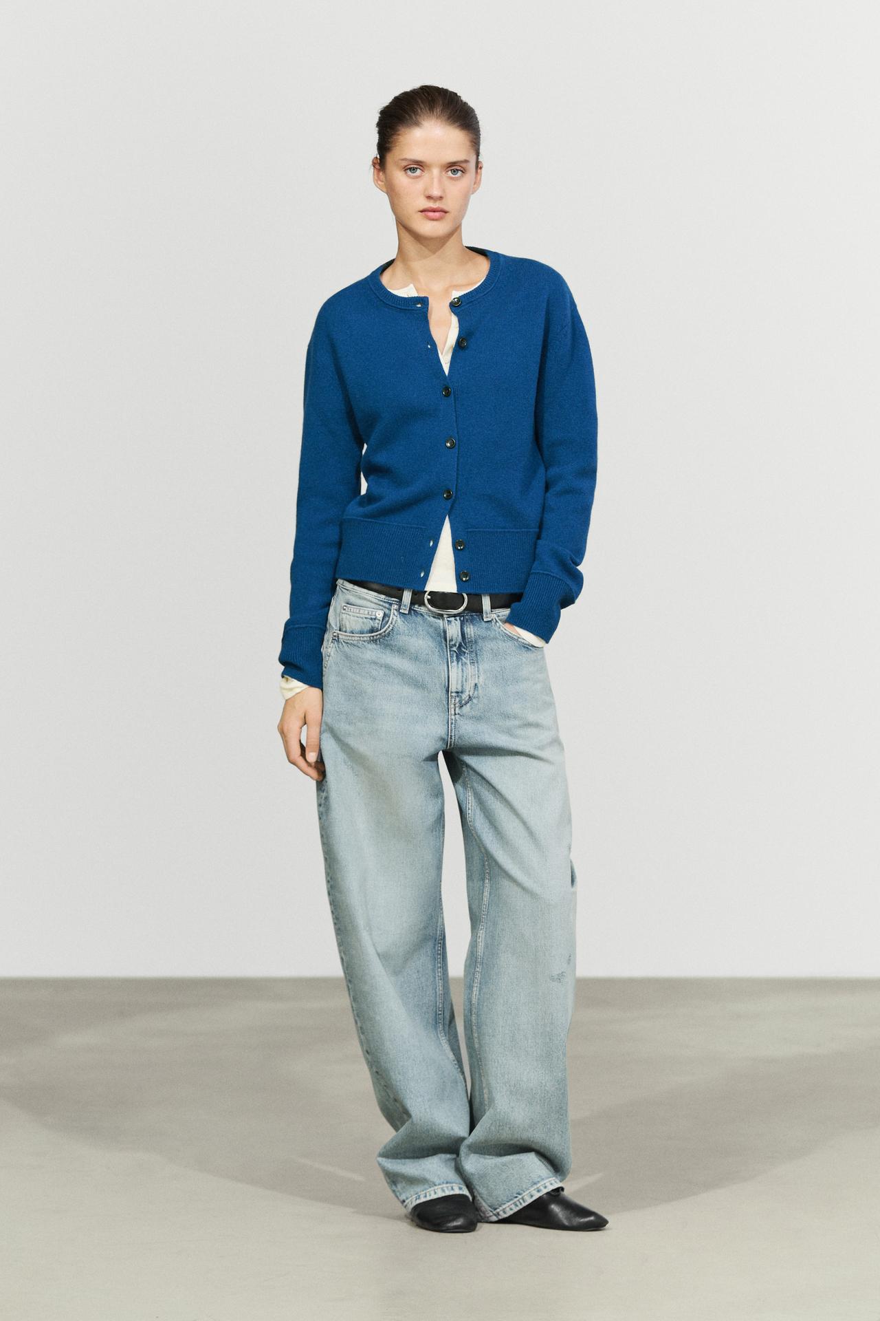 100% Wool Short Knit Cardigan — BLUE
