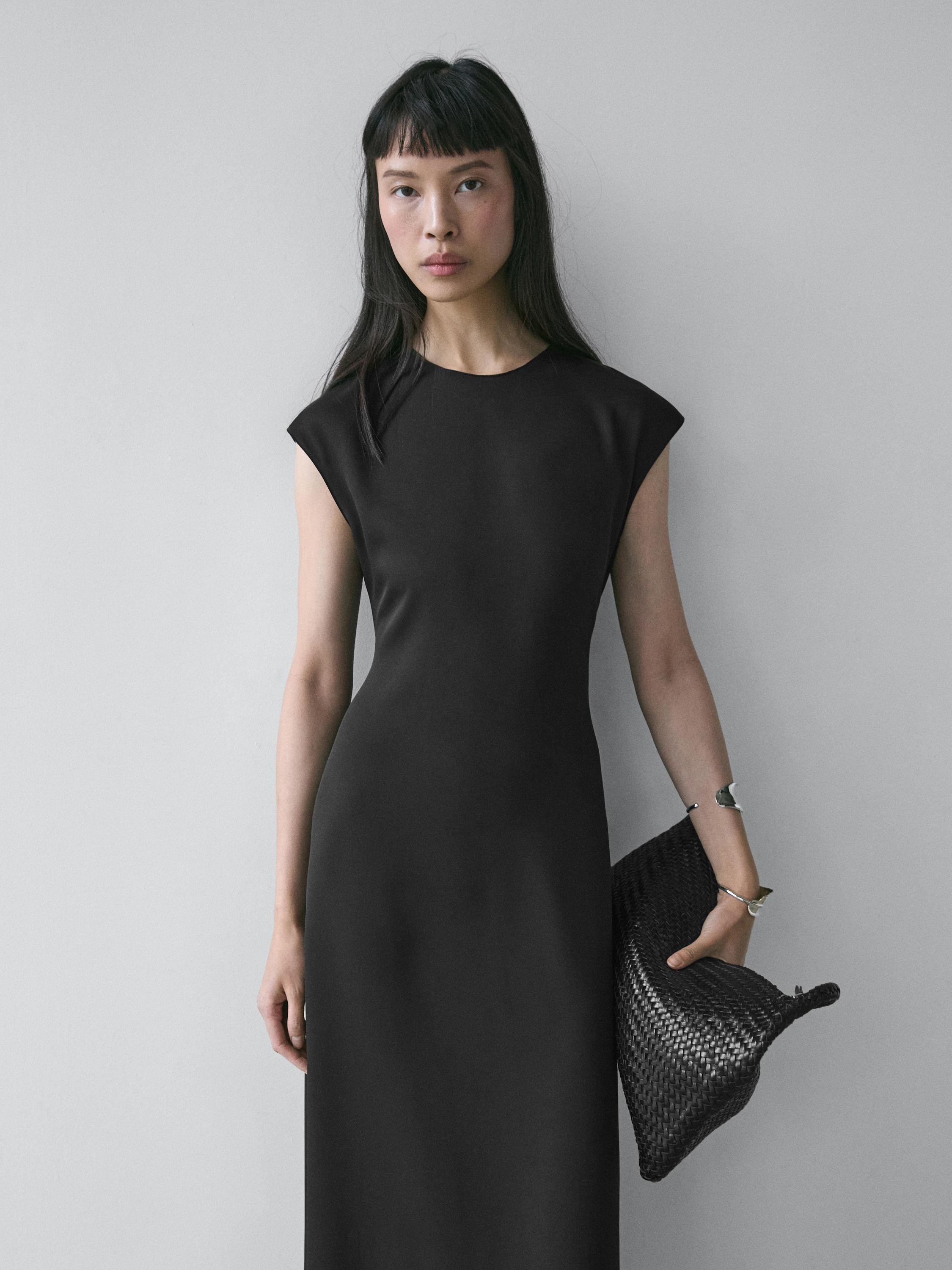 Flowing short sleeve dress — BLACK