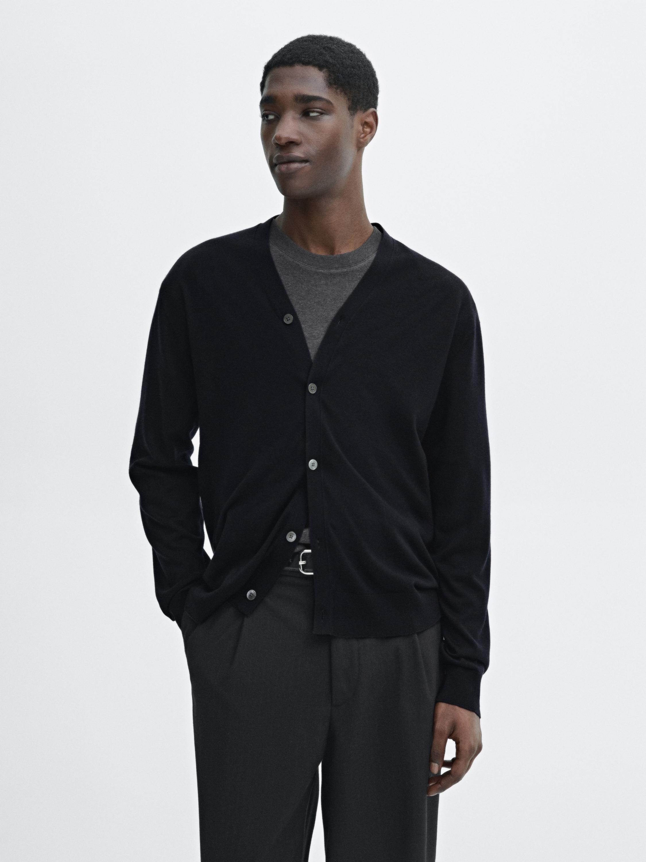 Cardigan de malha com decote em bico em fazenda merino