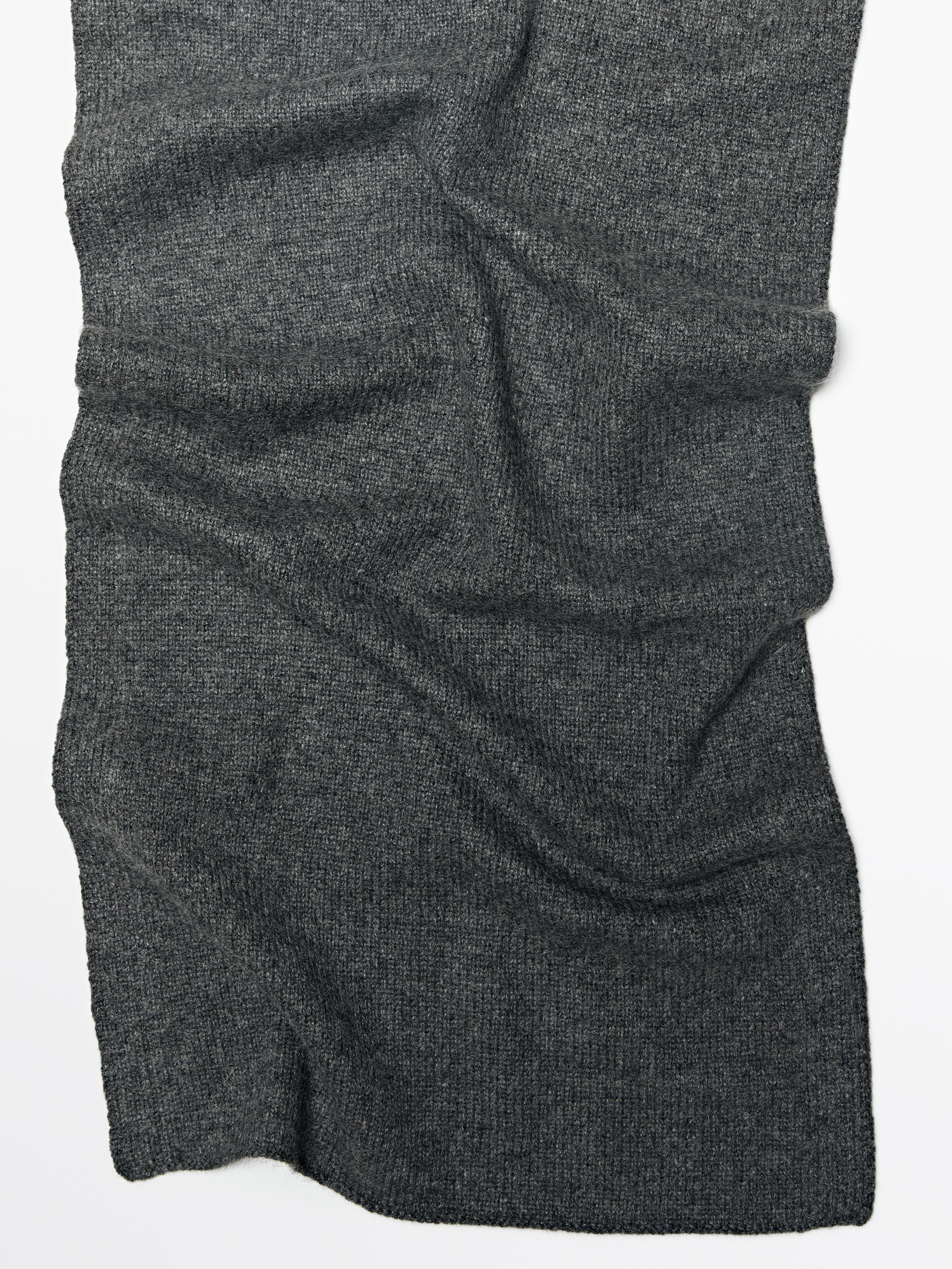 100% cashmere scarf