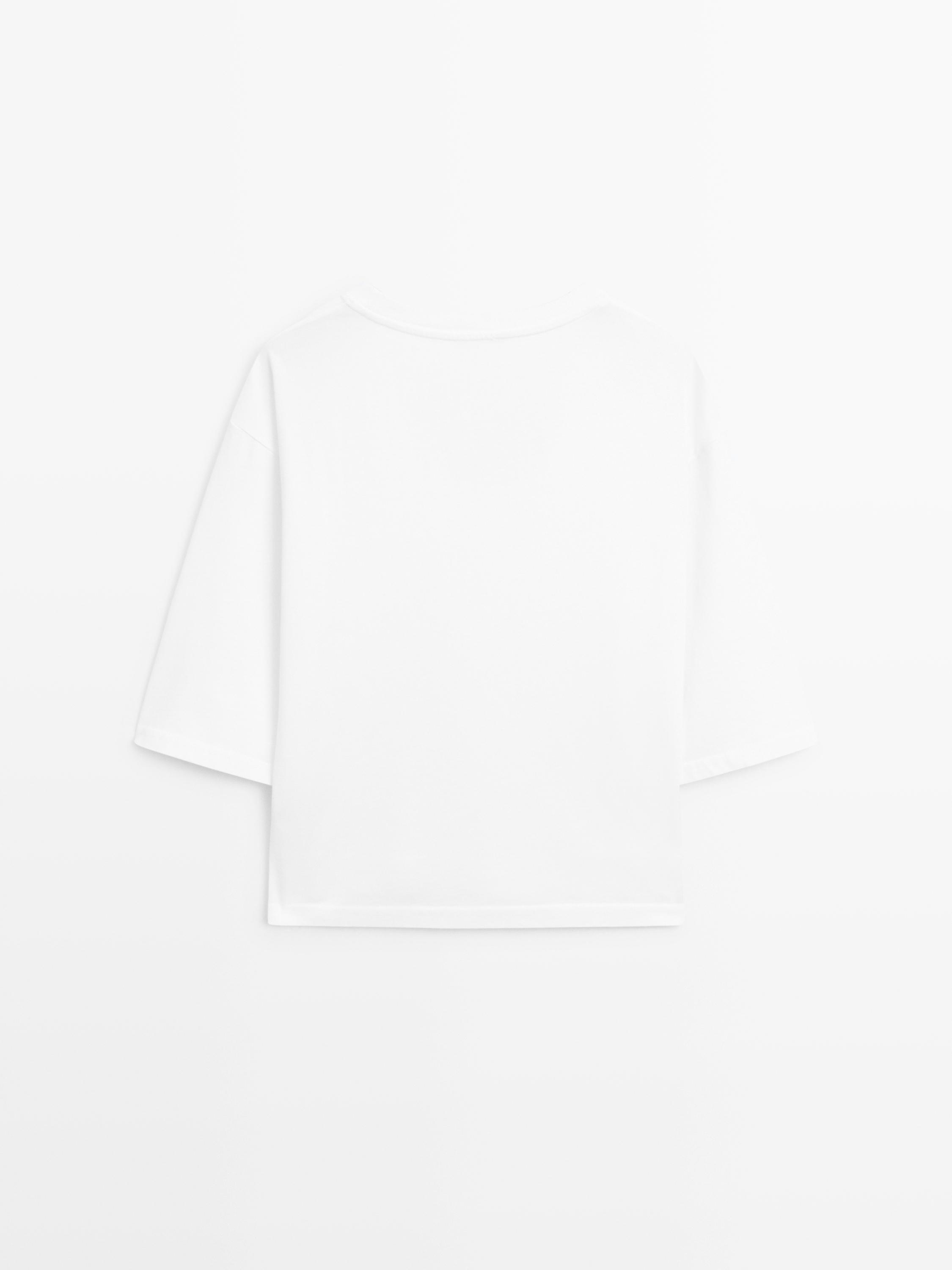 футболка из 100% хлопка с широким вырезом