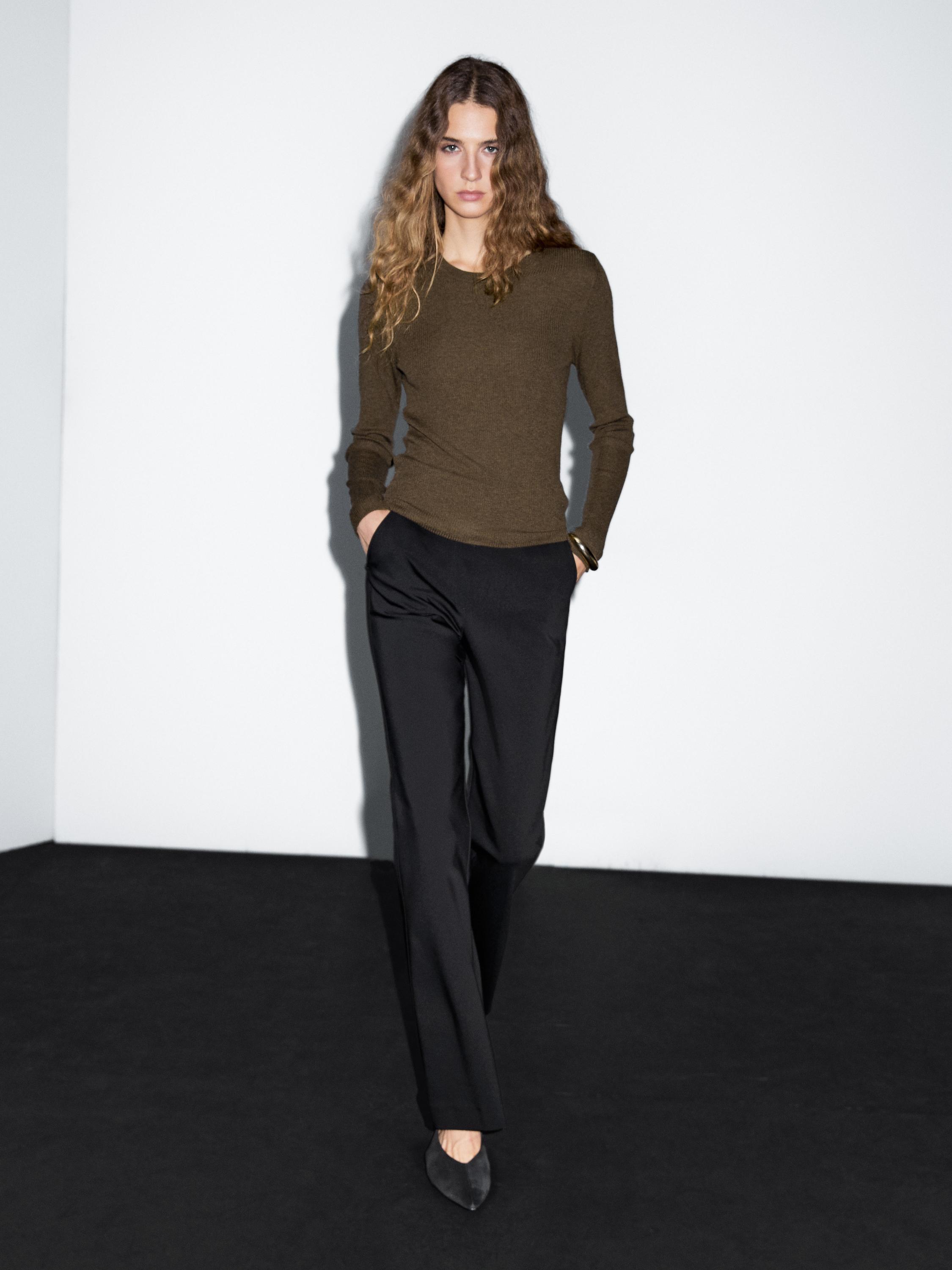 Трикотажный свитер из смесовой шерсти в рубчик