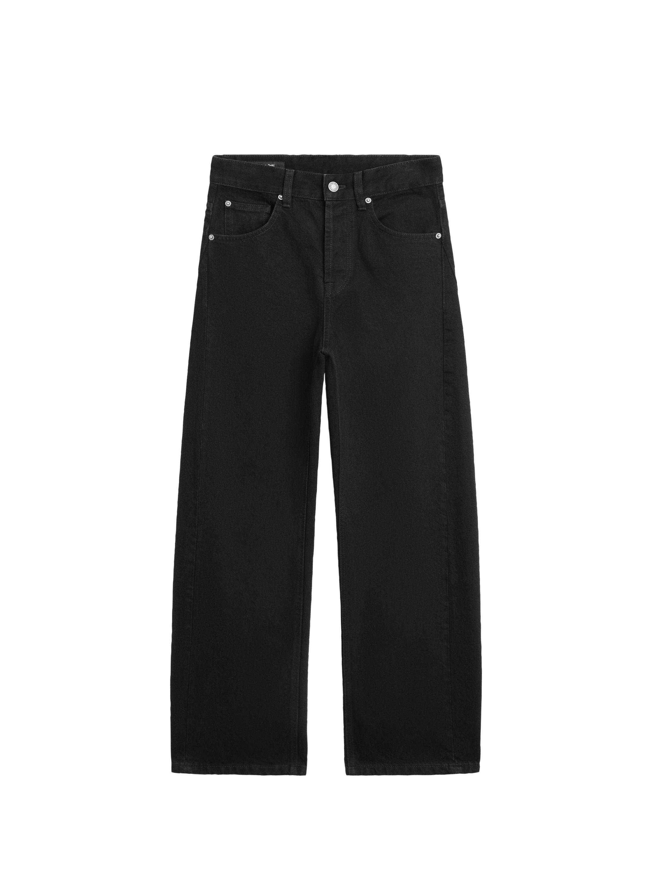 Vorderansicht von schokoladenfarbenen Jeans, Balloon Fit, Mid-Rise, mit Vorder- und Gesäßtaschen.