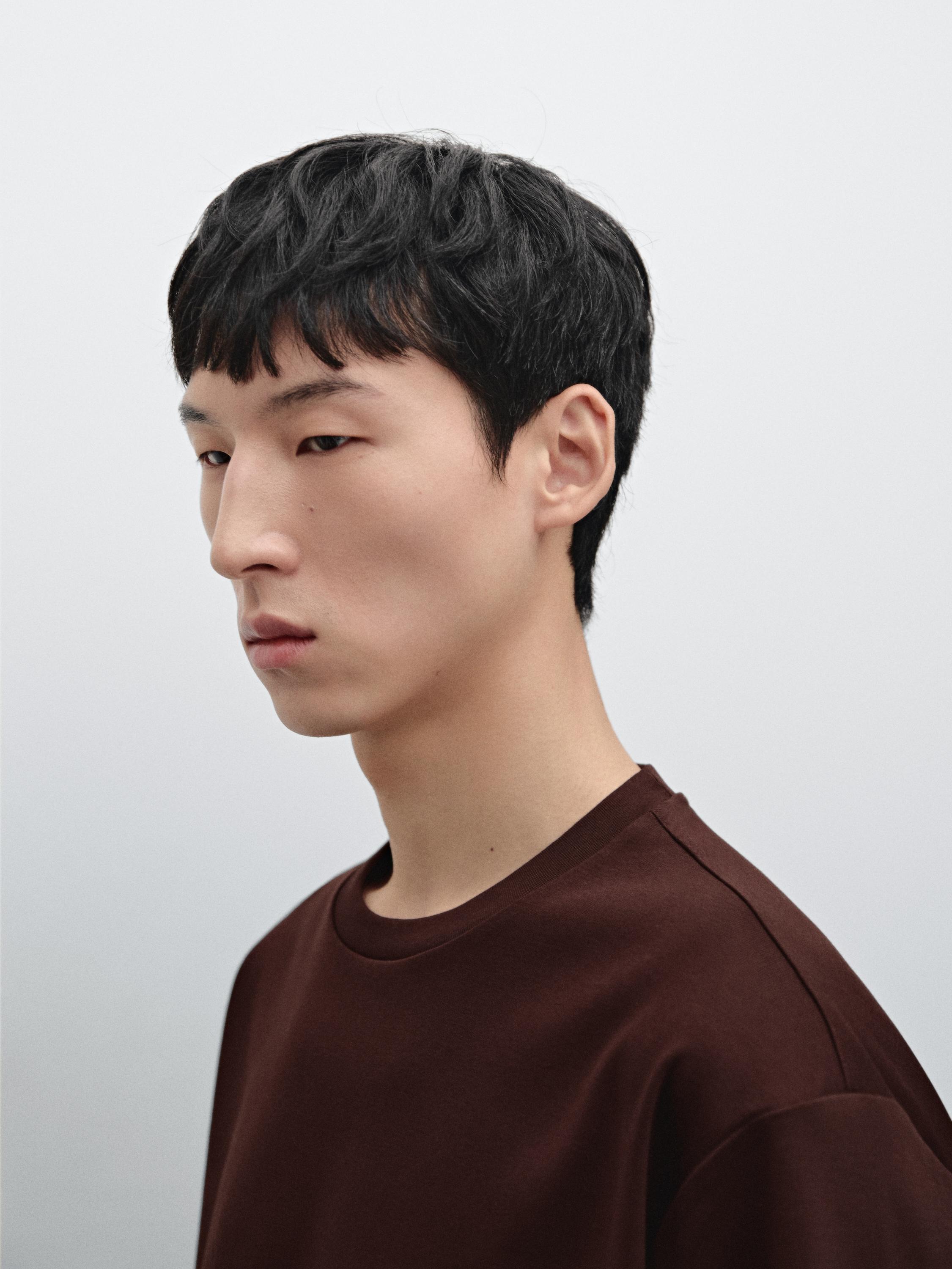 100% cotton T-shirt with ribbed detail