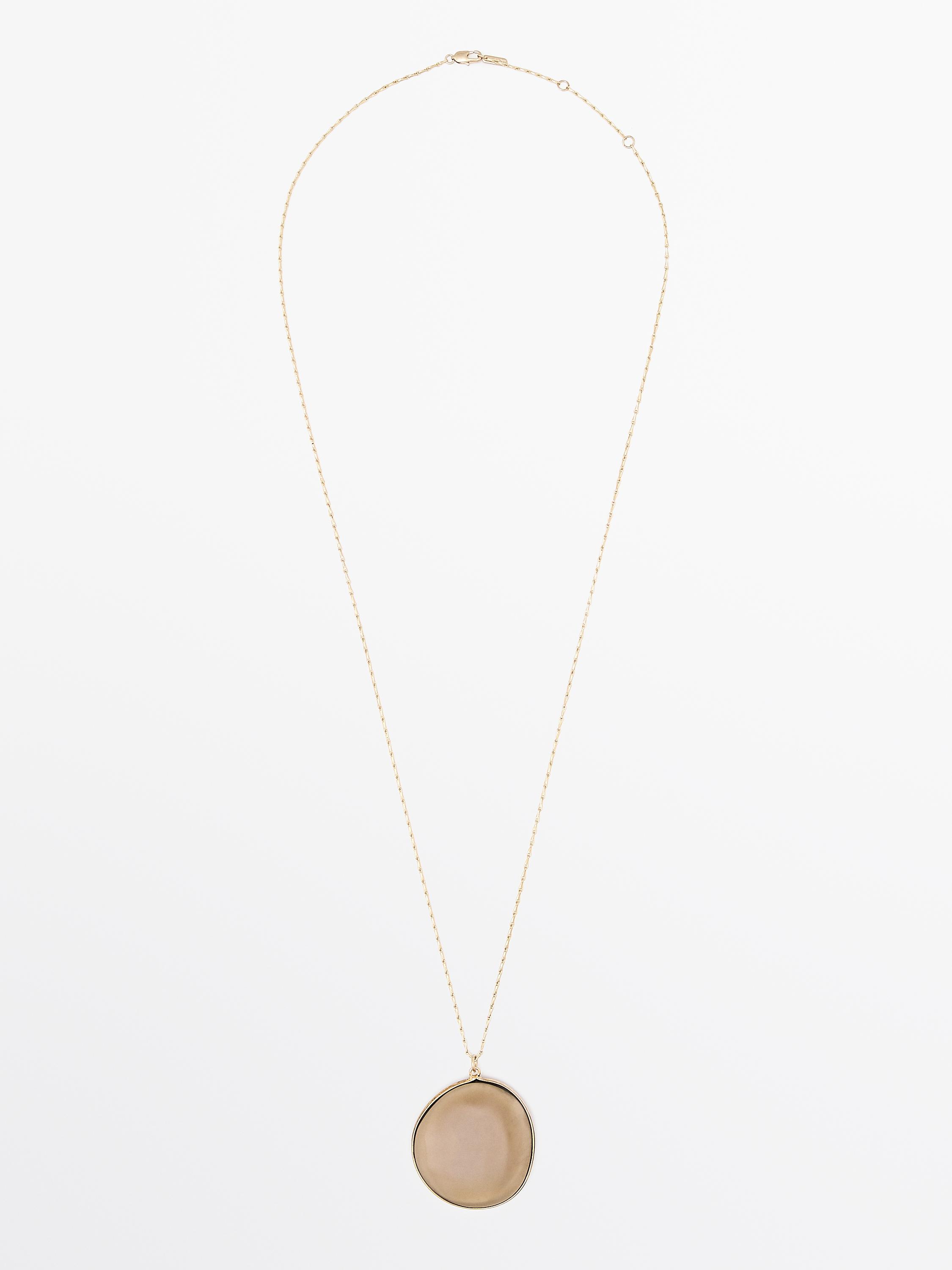 Oyinchoq fotosurati bilan anus Jo‘ja hojatxonaga siyayotgani kameraga tushib qolgan.