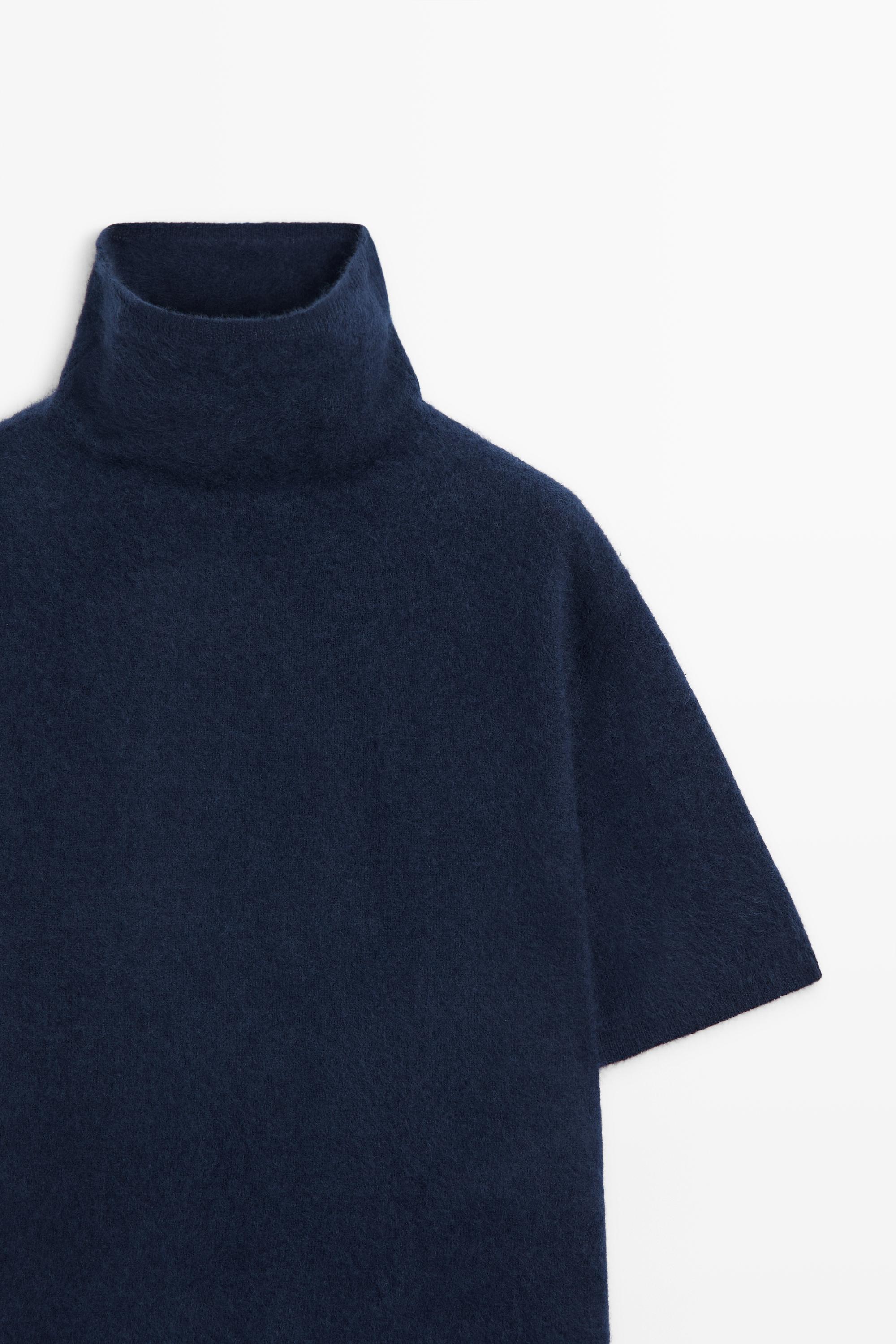 100% wool oversize short-sleeve knit sweater - thumbnail 4
