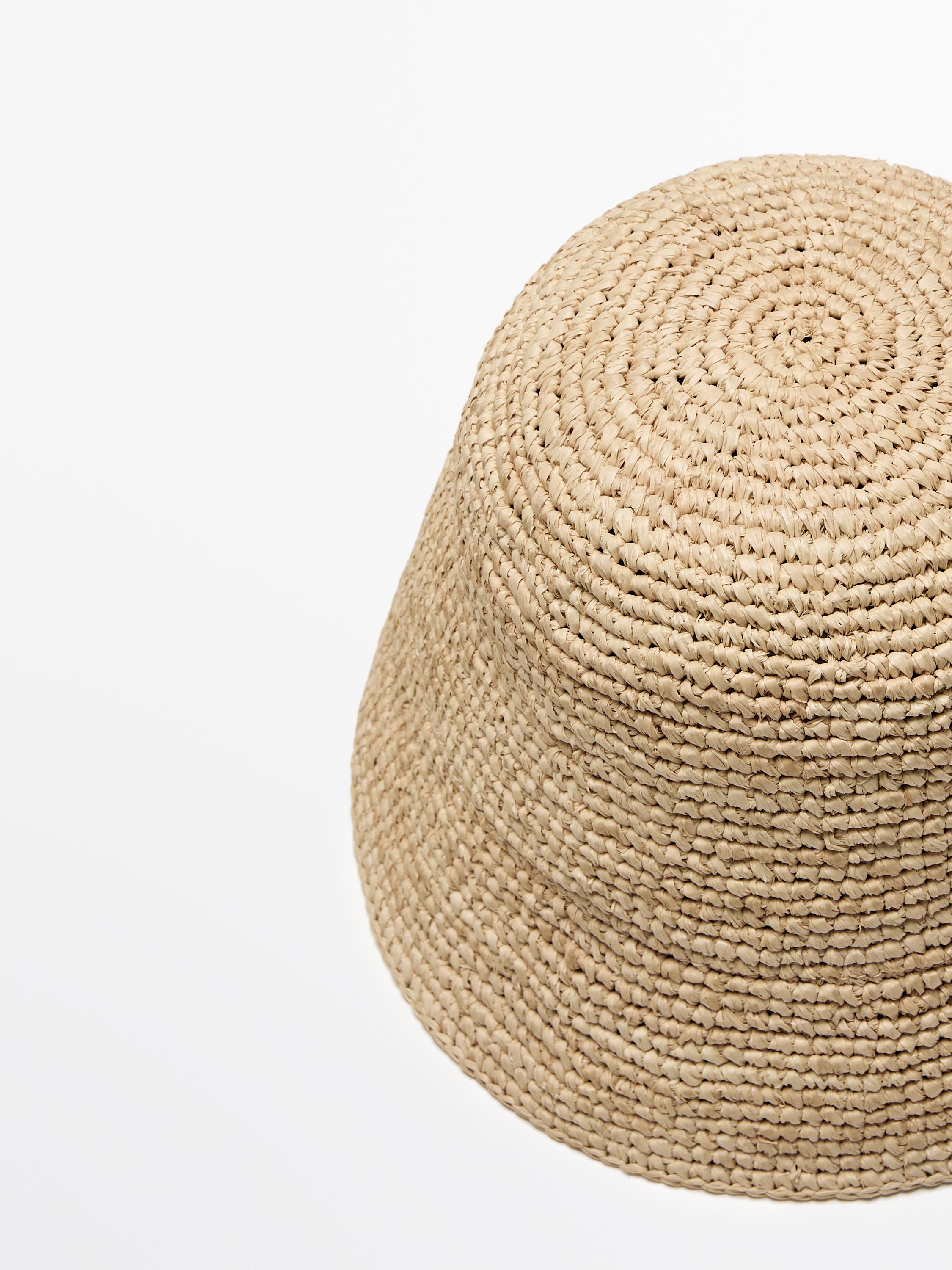 Small 100% raffia bucket hat — CREAM