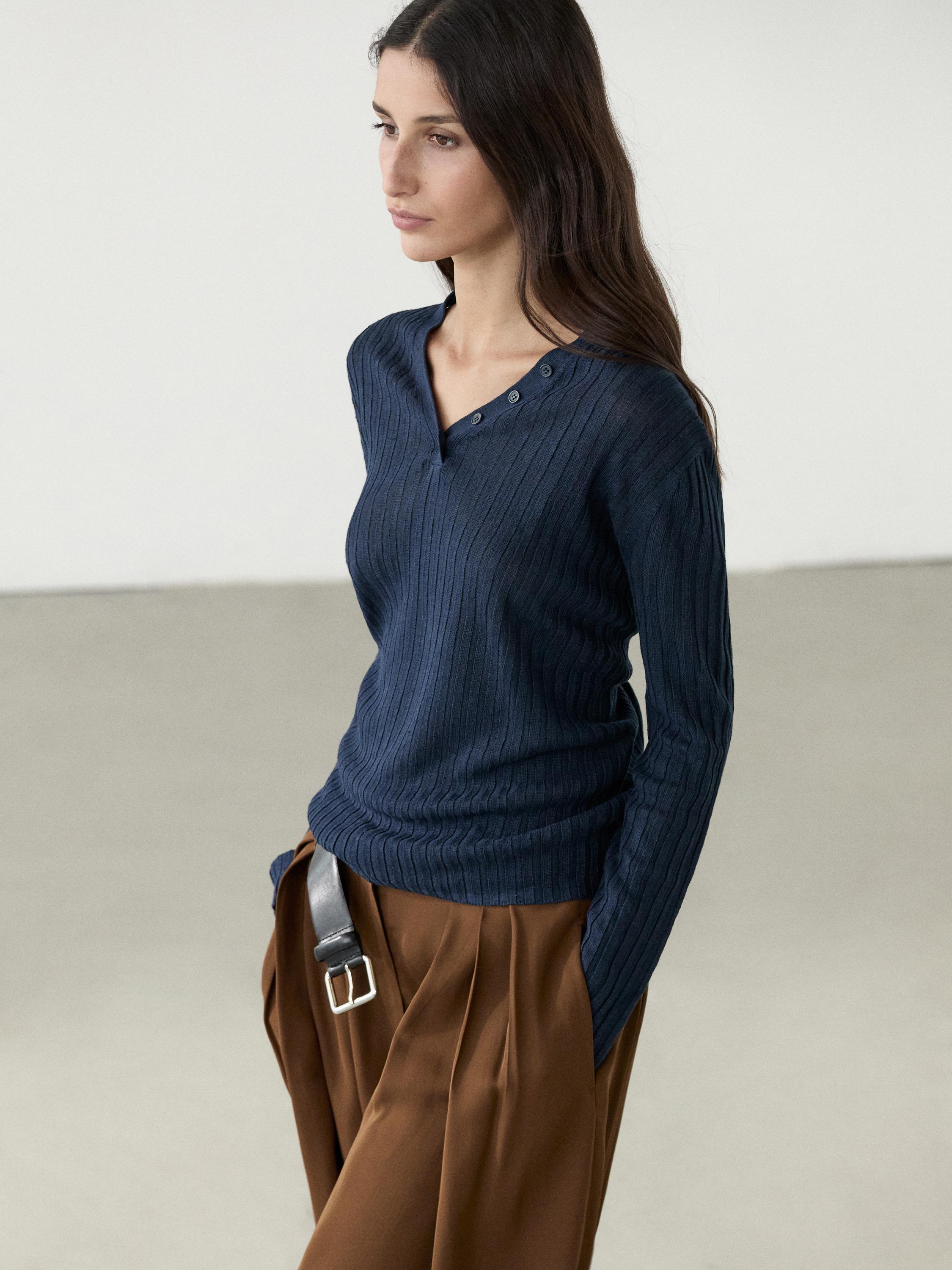 버튼 디테일 100% 린넨 니트 스웨터