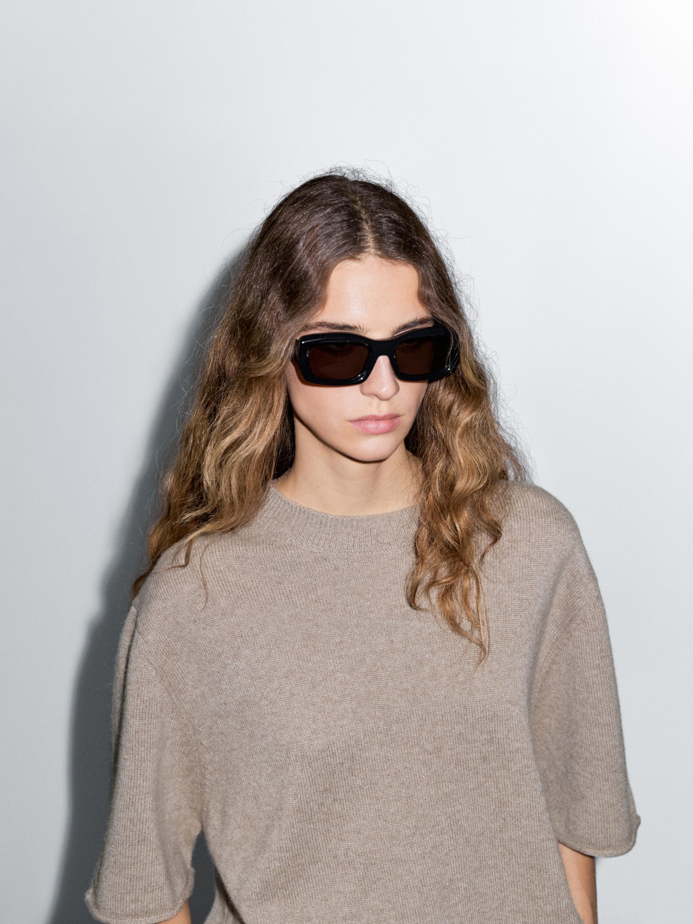 100% cashmere oversize knit sweater
