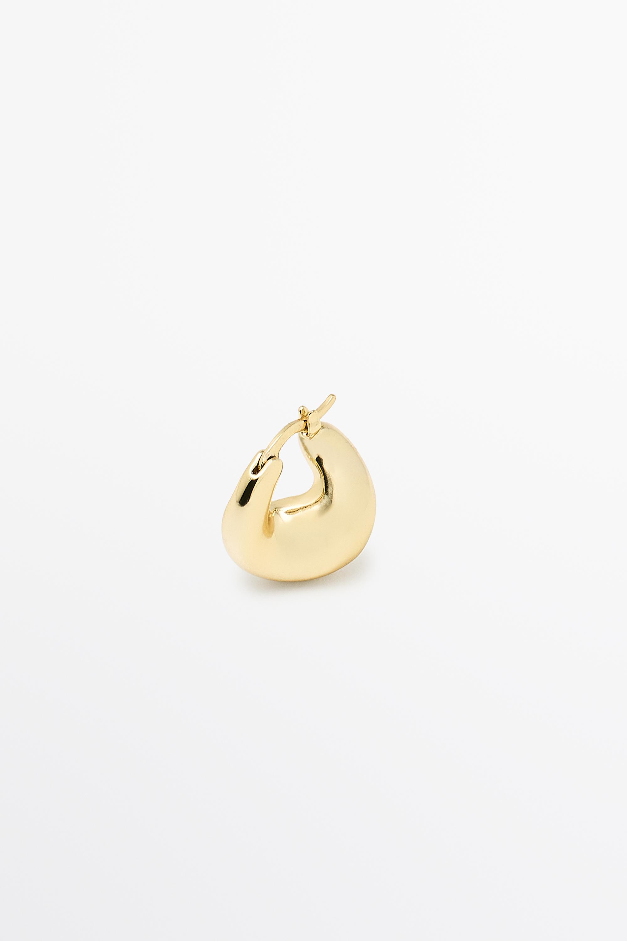 Voluminous hoop earrings — GOLDEN