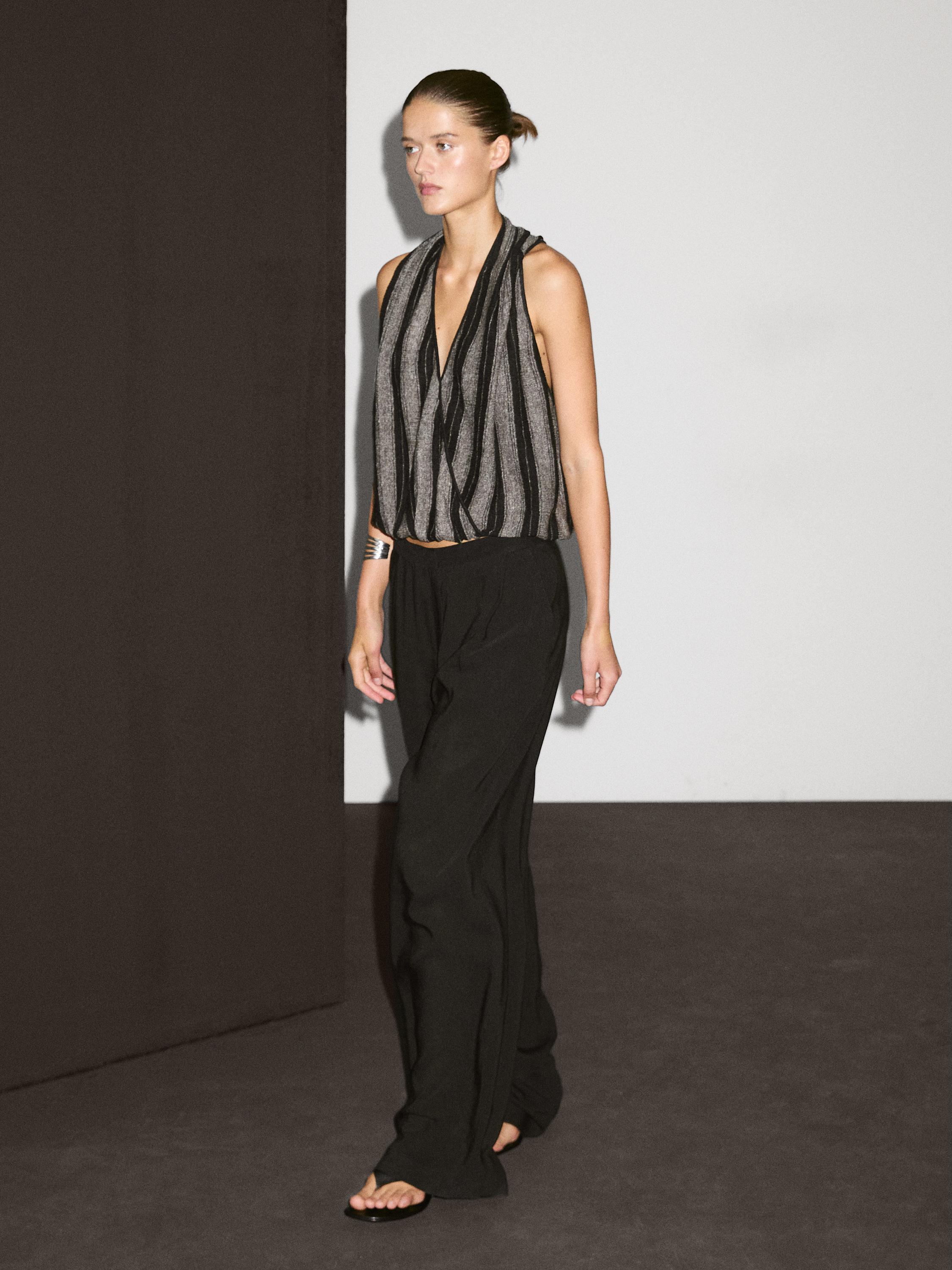 Top punto halter cruzado mezcla lino