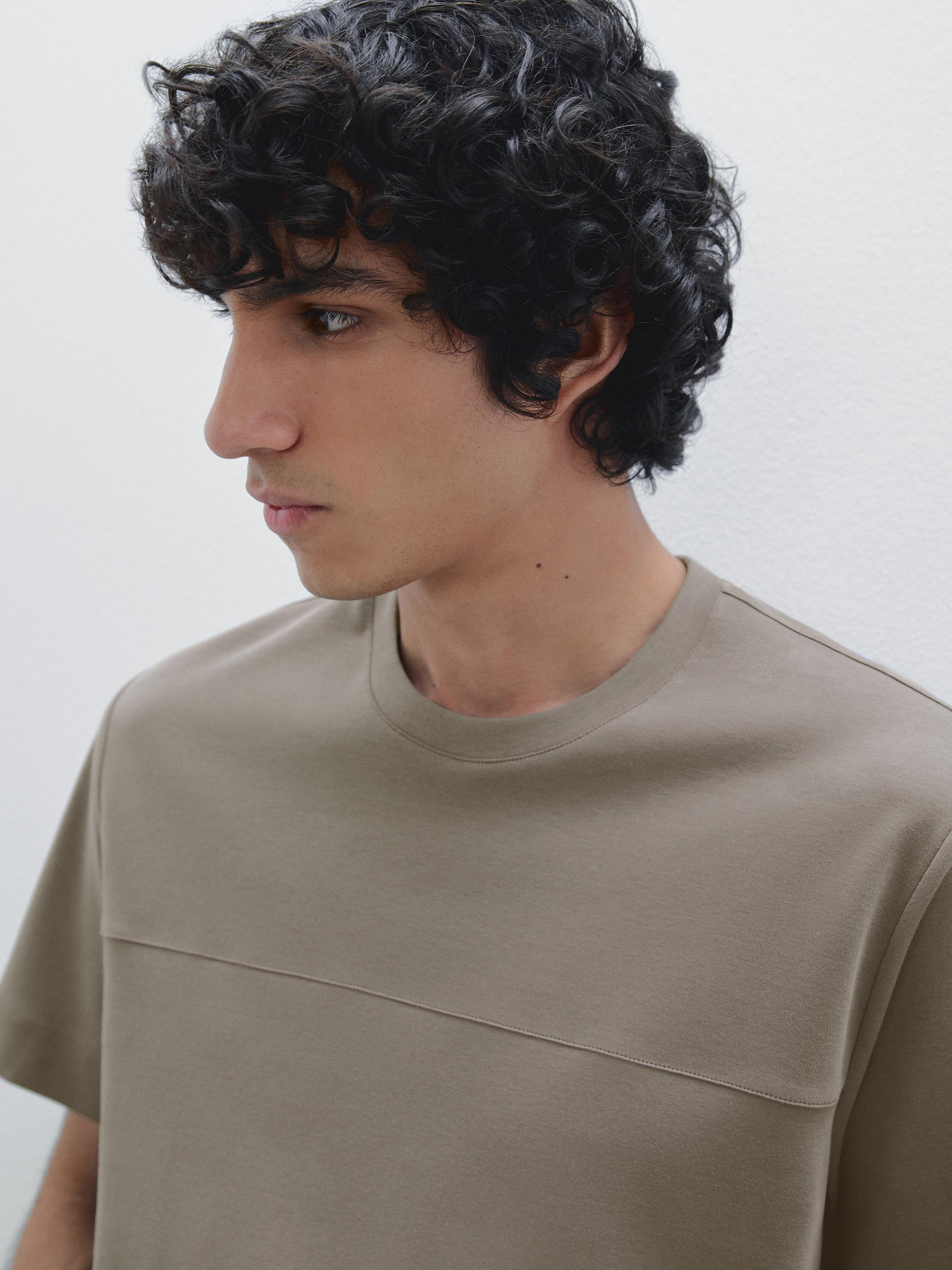 100% cotton T-shirt with seam detail