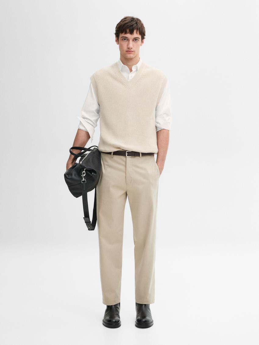 Chaleco punto cuello pico rib · Beige, Negro, Camel, Azul Marino ...