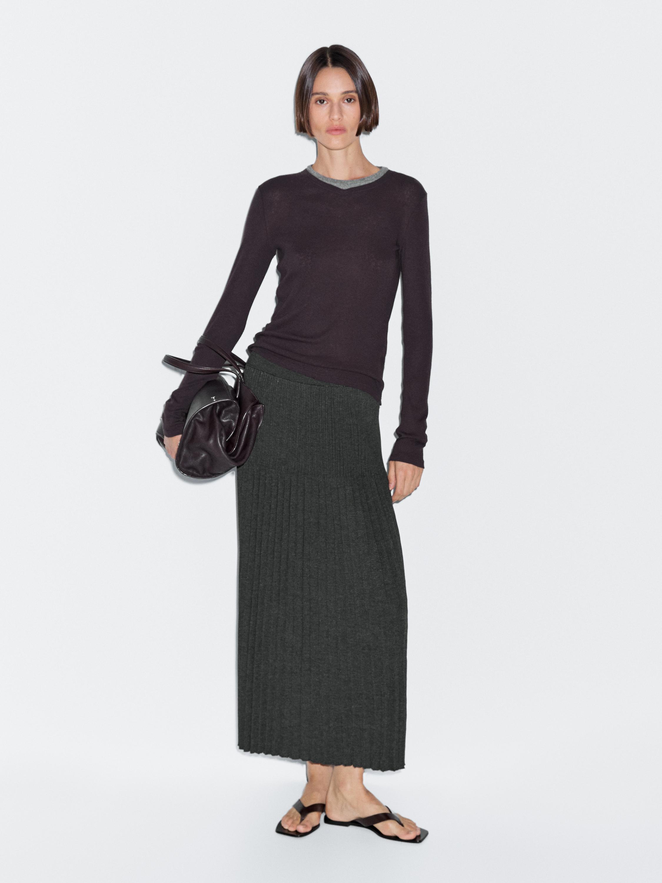 Pleated knit midi skirt