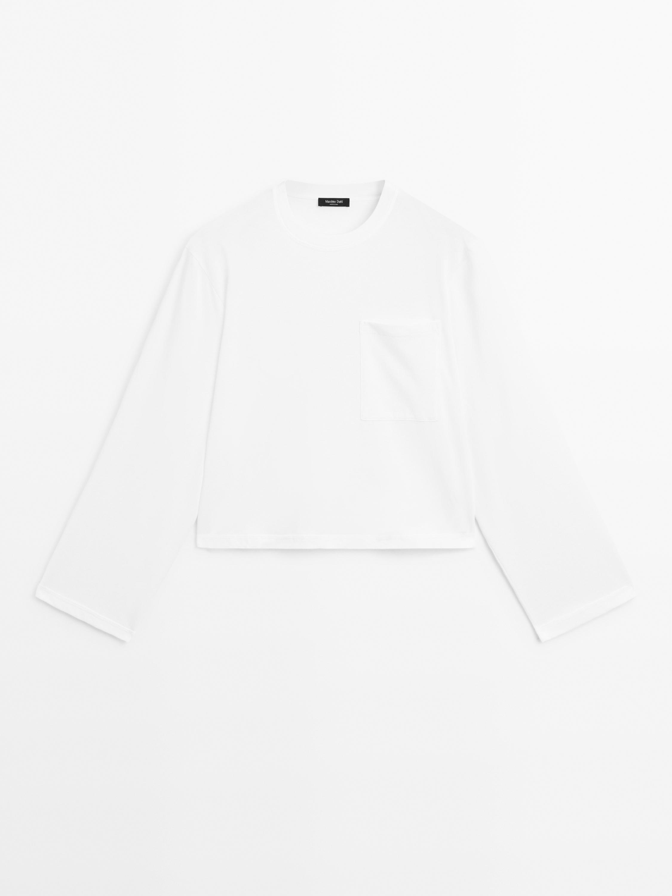 Oversize T-shirt with pocket details