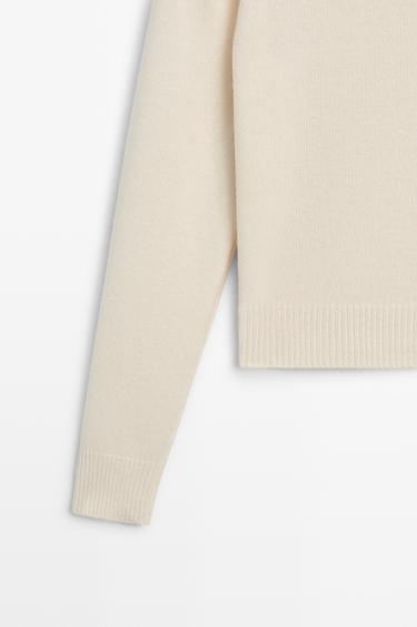 100% wool V-neck knit sweater — CREAM 7