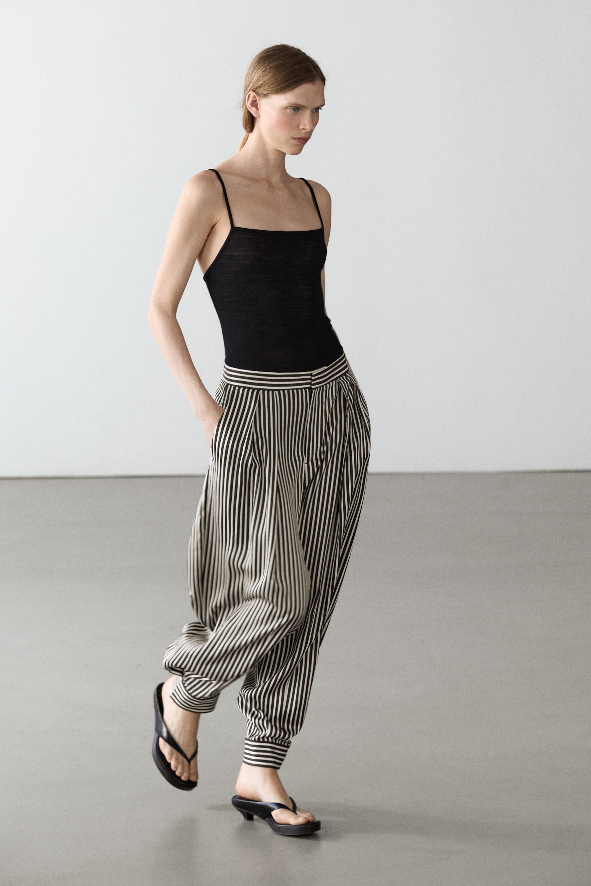 Striped draped pants with darts — BLACK AND WHITE
