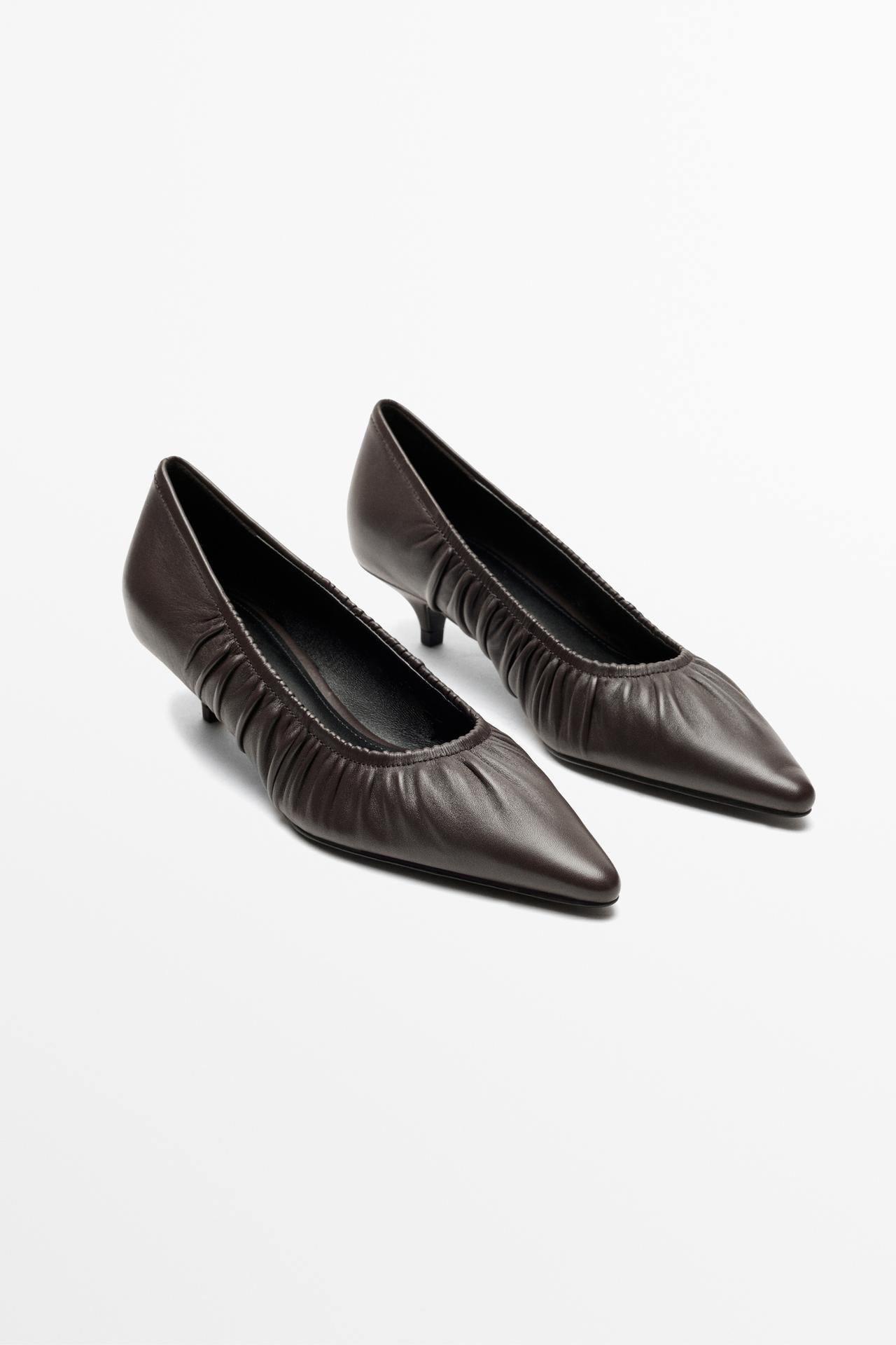 Gathered leather heel shoe — BROWN