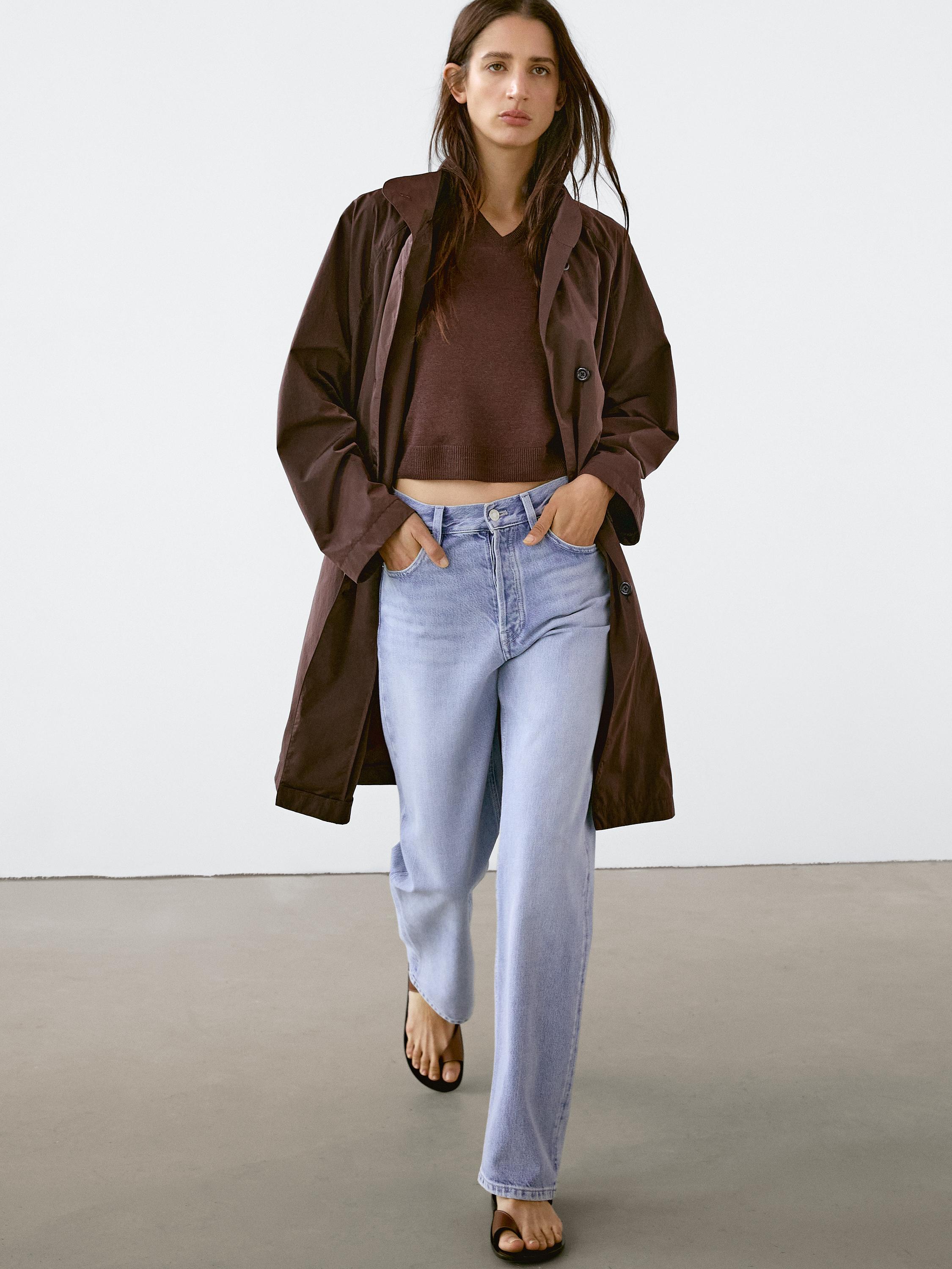 Oversized voľný trenčkot z tkaniny odpudzujúcej vodu.