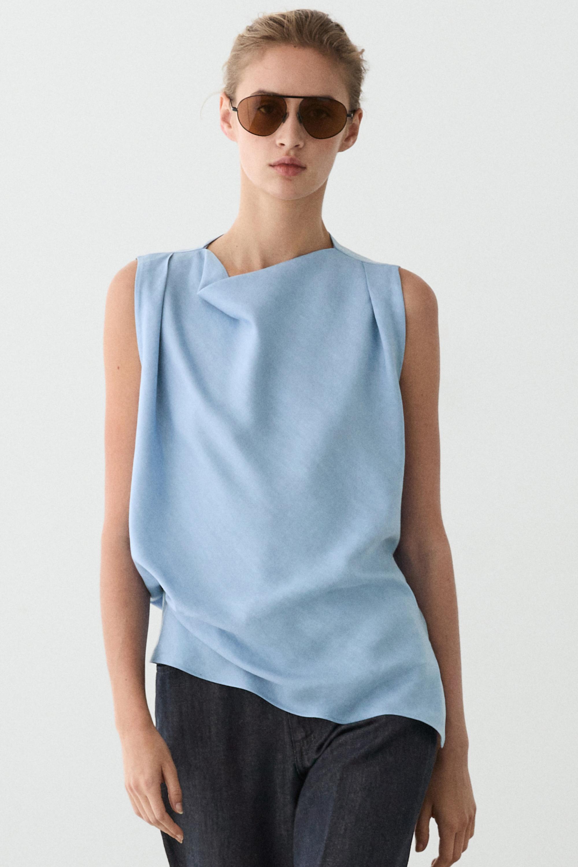 Flowing linen blend pleated top — SKY BLUE