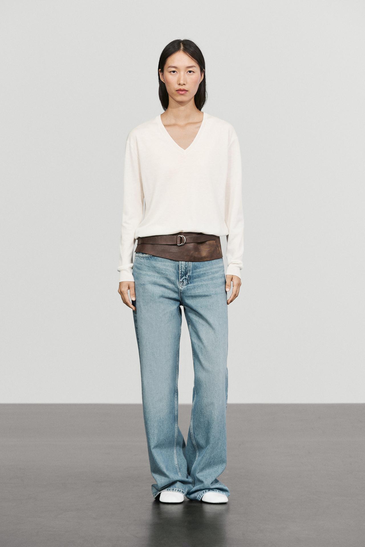 V-neck knit sweater — CREAM