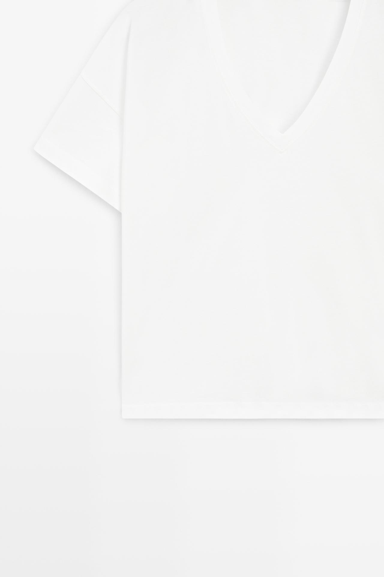 Flowing cropped fit V-neck T-shirt — WHITE