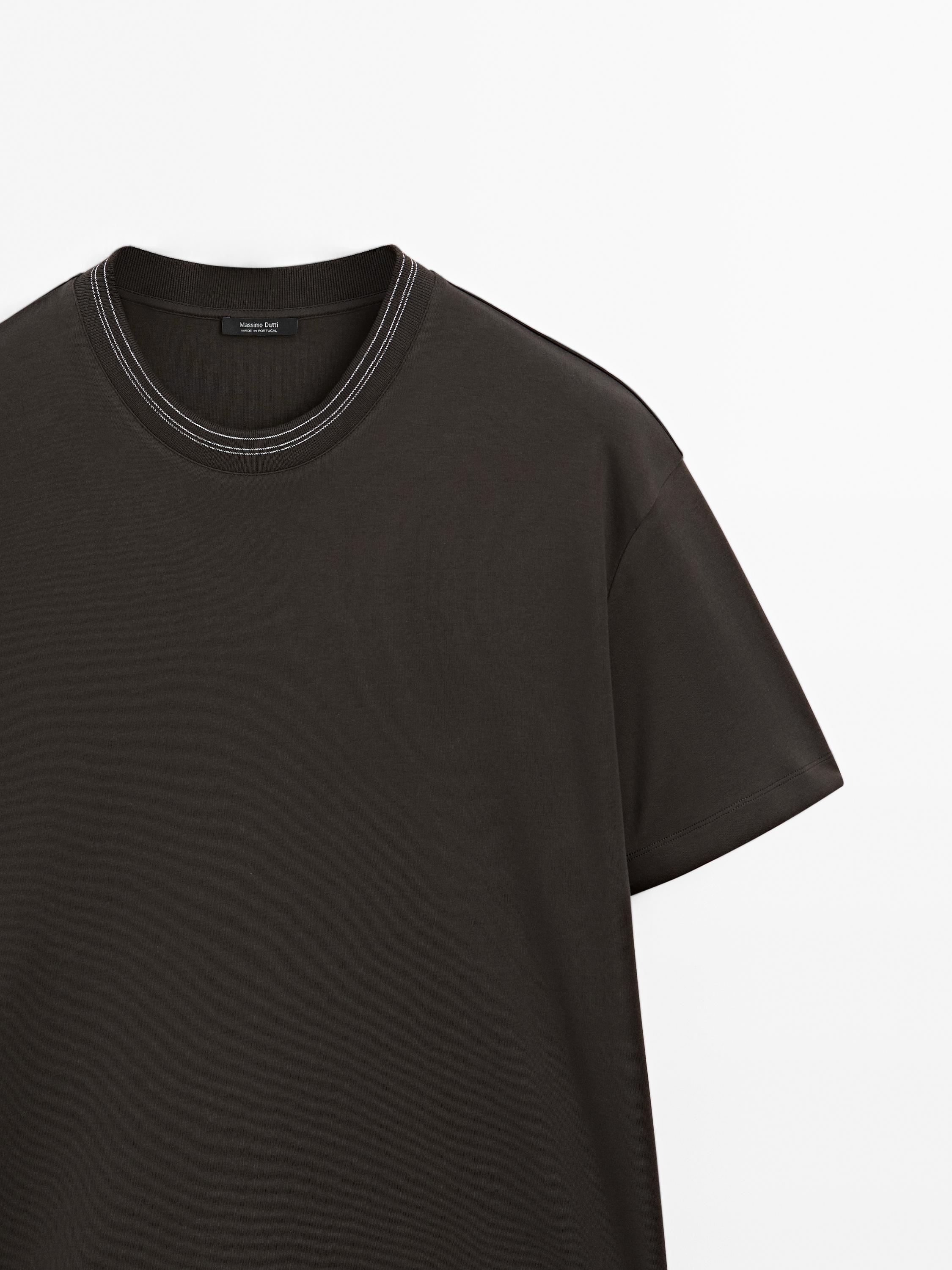 100% cotton T-shirt with neckline detail