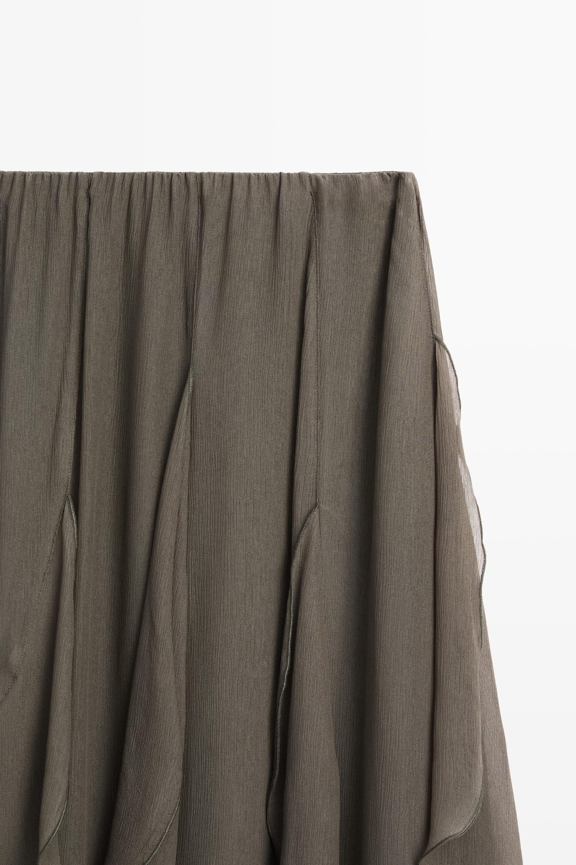Flowing midi skirt with ruffle detail — GREEN