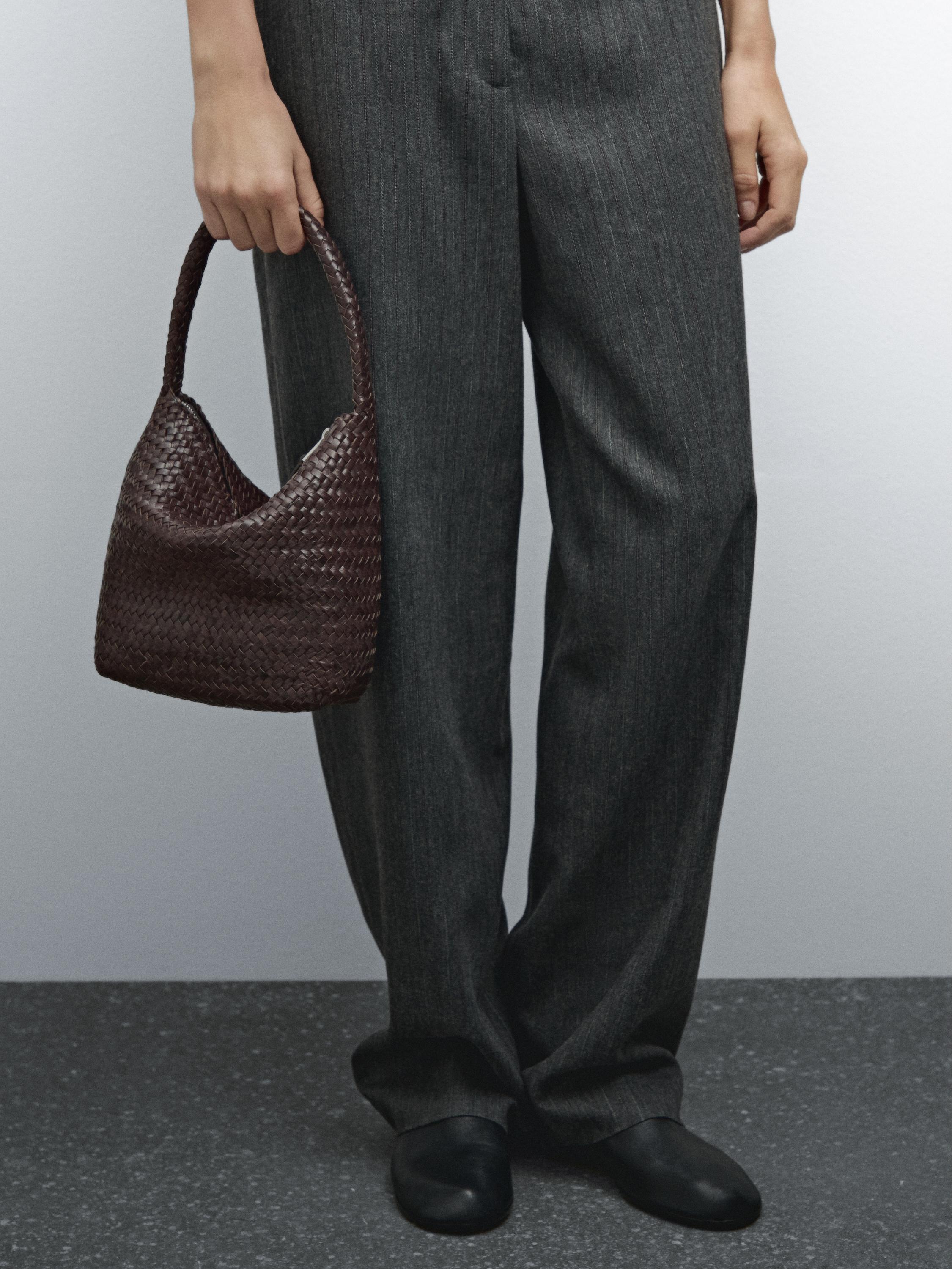 Сумка-мешок из кожи наппа с плетеным узором