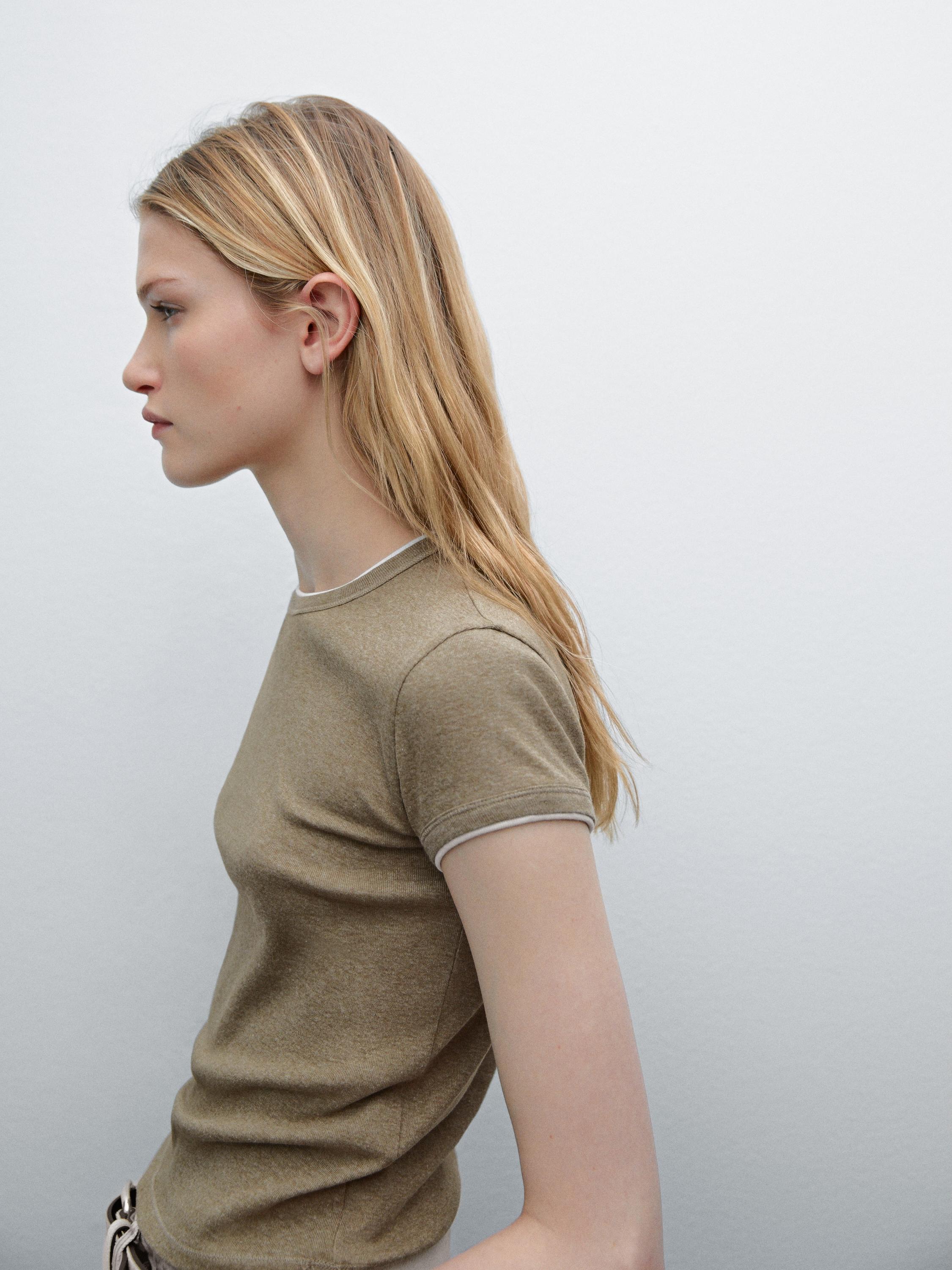 100% cotton contrast ribbed T-shirt